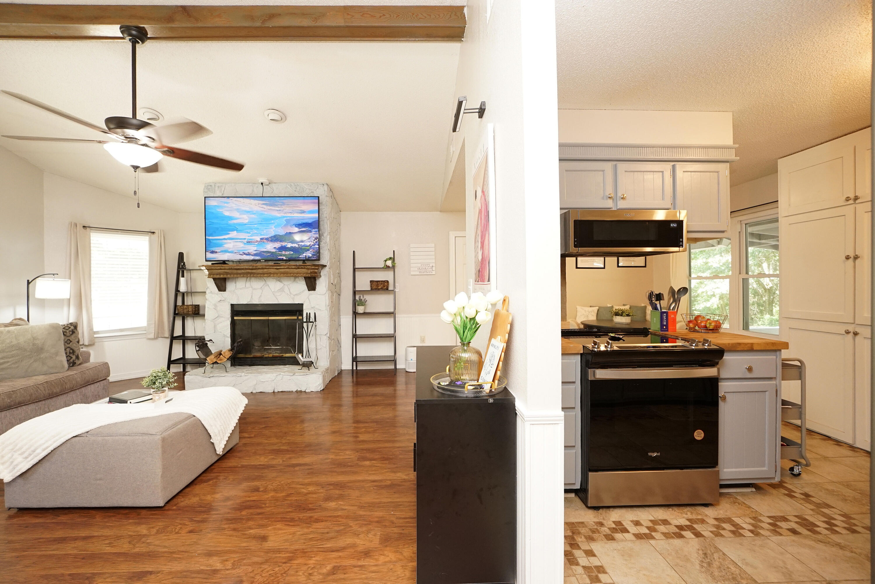COUNTRYVIEW EST - Residential