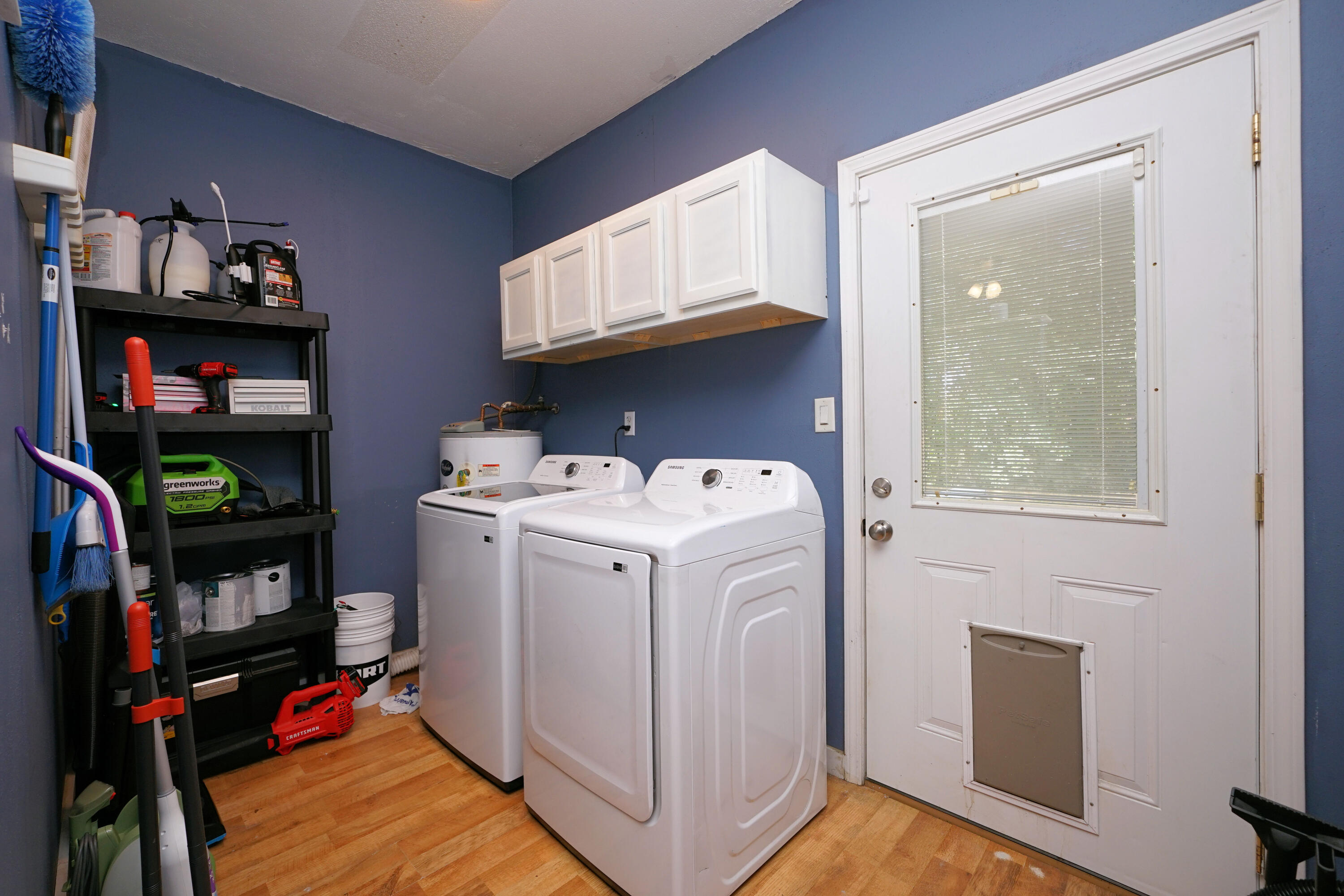 COUNTRYVIEW EST - Residential