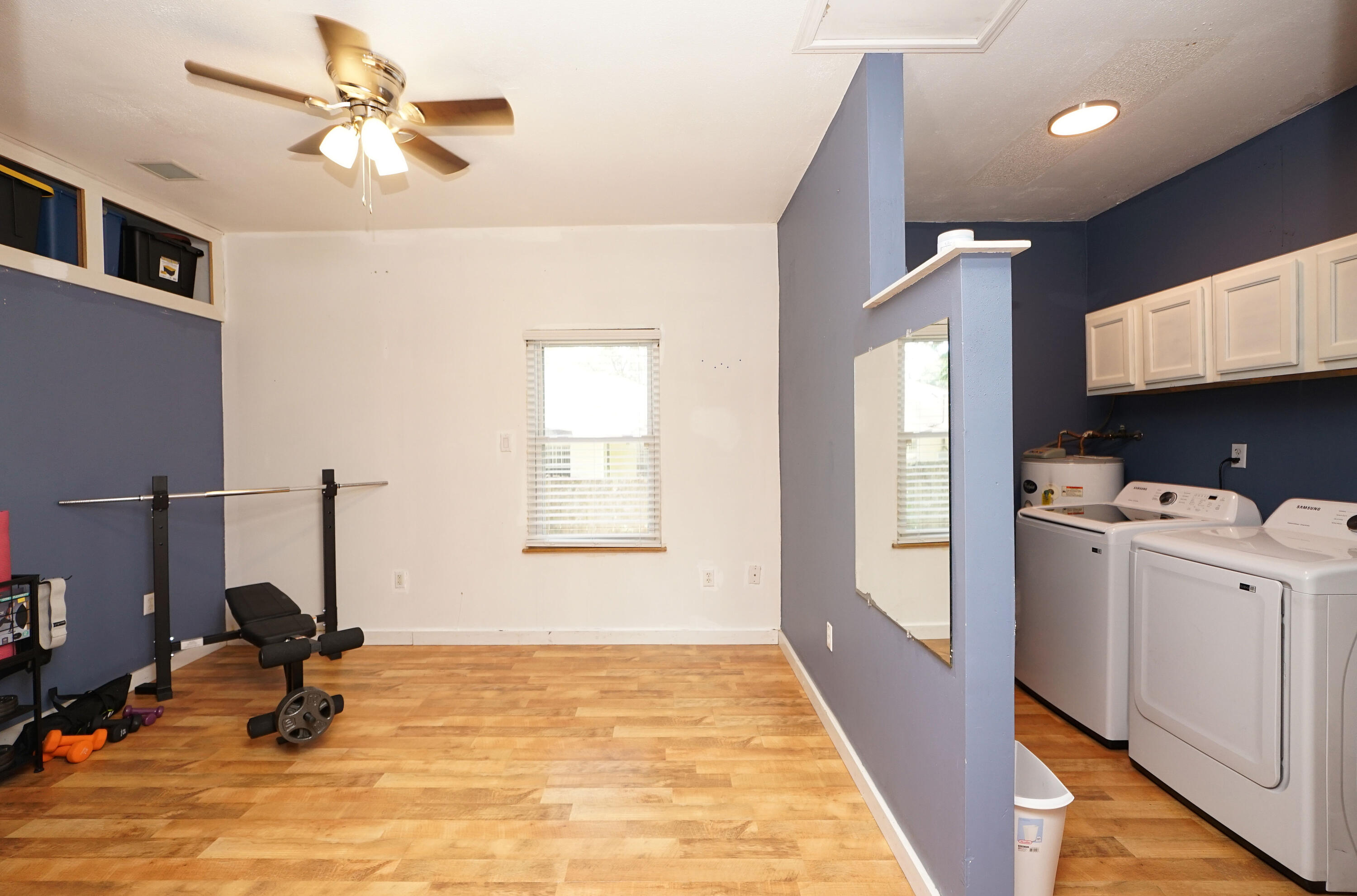 COUNTRYVIEW EST - Residential