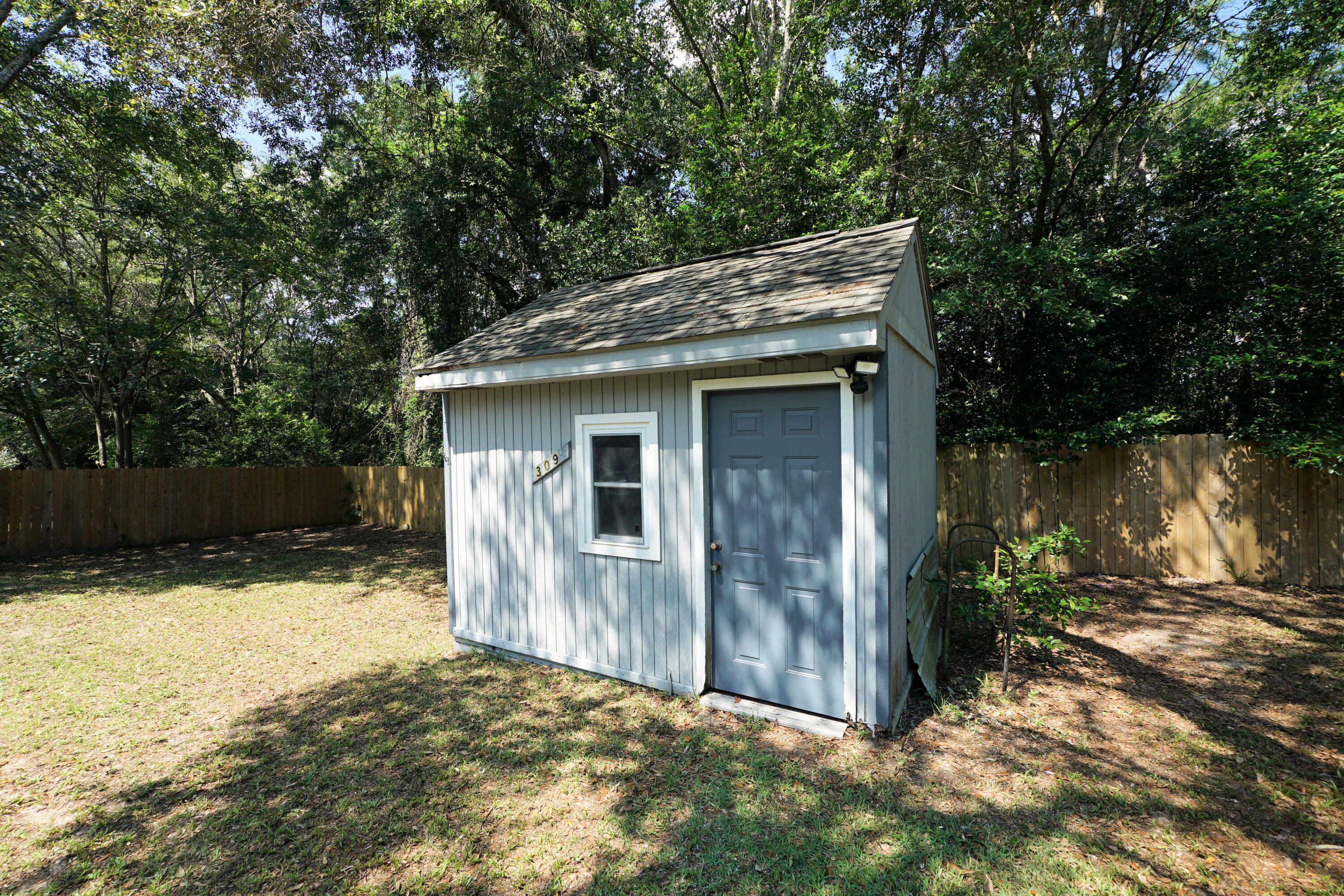 COUNTRYVIEW EST - Residential