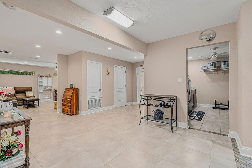 COUNTRY SQUIRE ESTATES - Residential