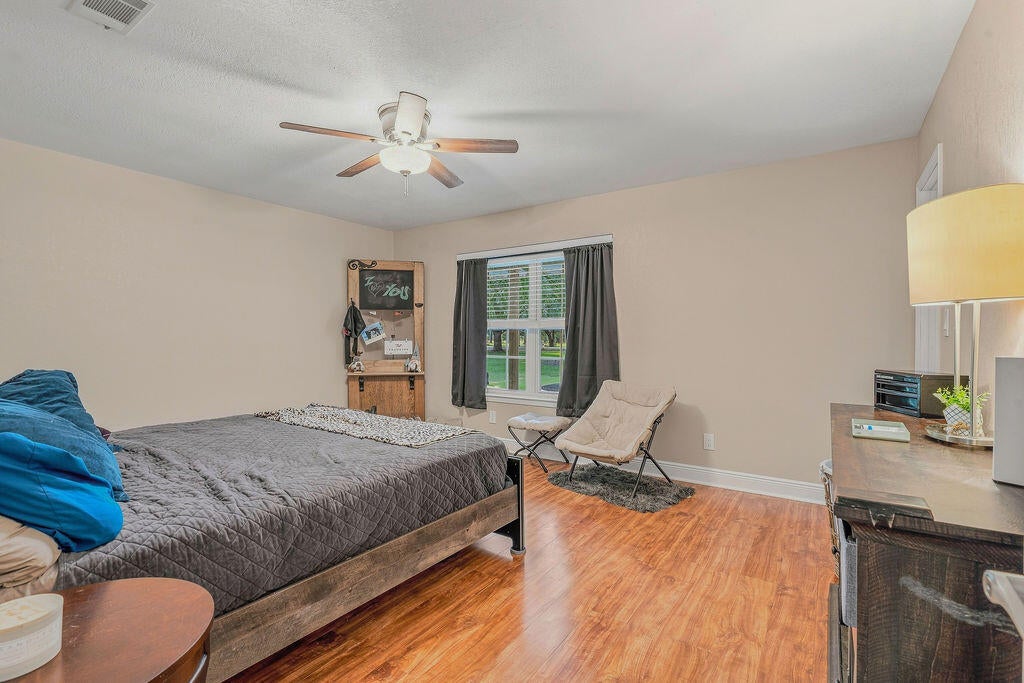 COUNTRY SQUIRE ESTATES - Residential