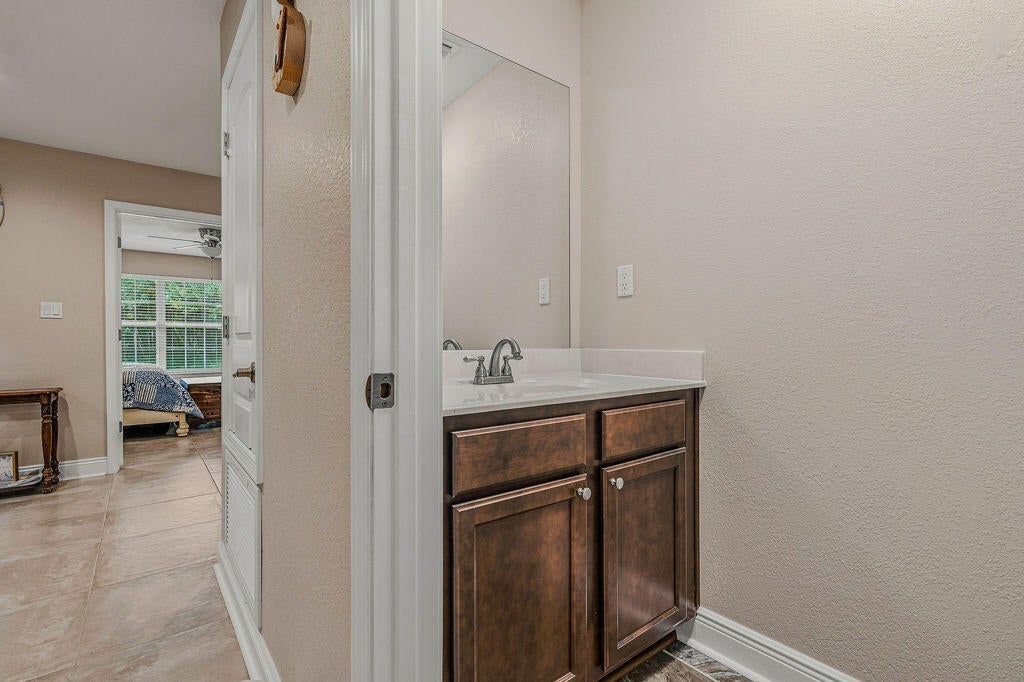 COUNTRY SQUIRE ESTATES - Residential