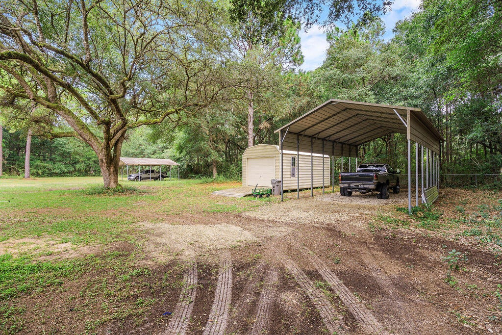 COUNTRY SQUIRE ESTATES - Residential