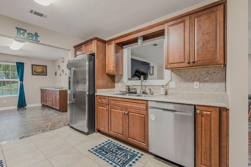 COUNTRY SQUIRE ESTATES - Residential