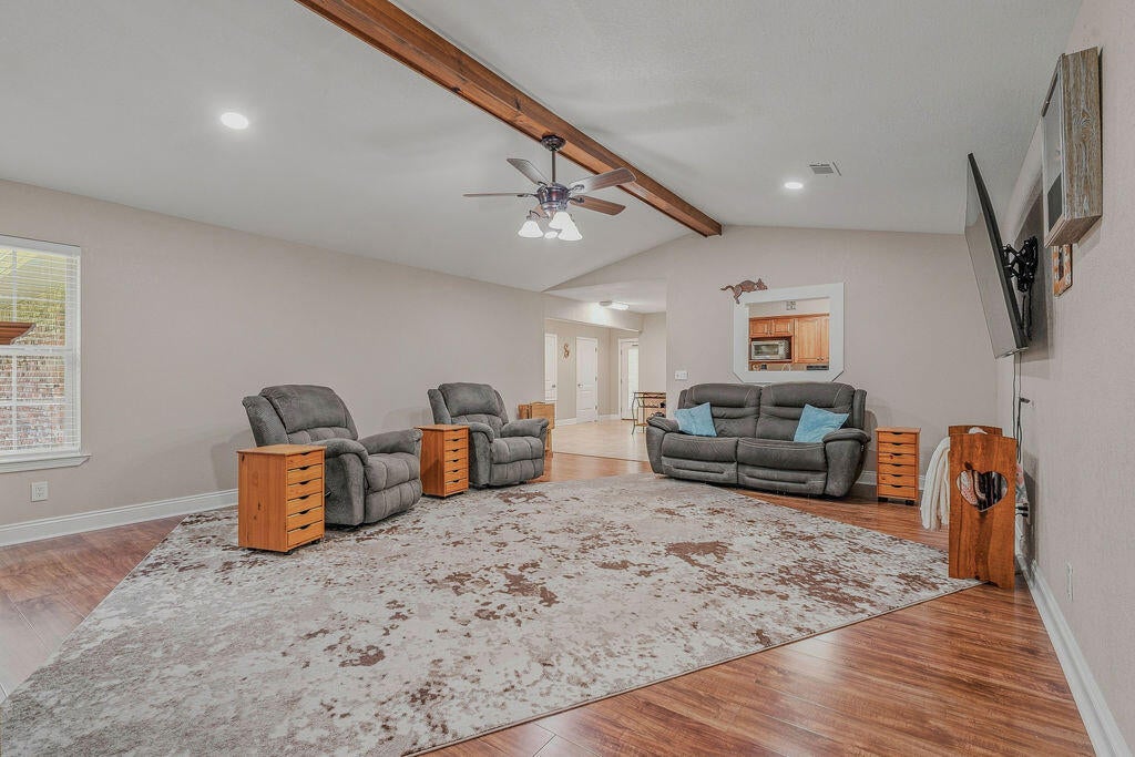 COUNTRY SQUIRE ESTATES - Residential