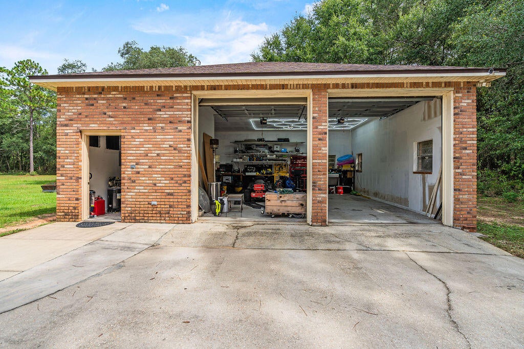 COUNTRY SQUIRE ESTATES - Residential
