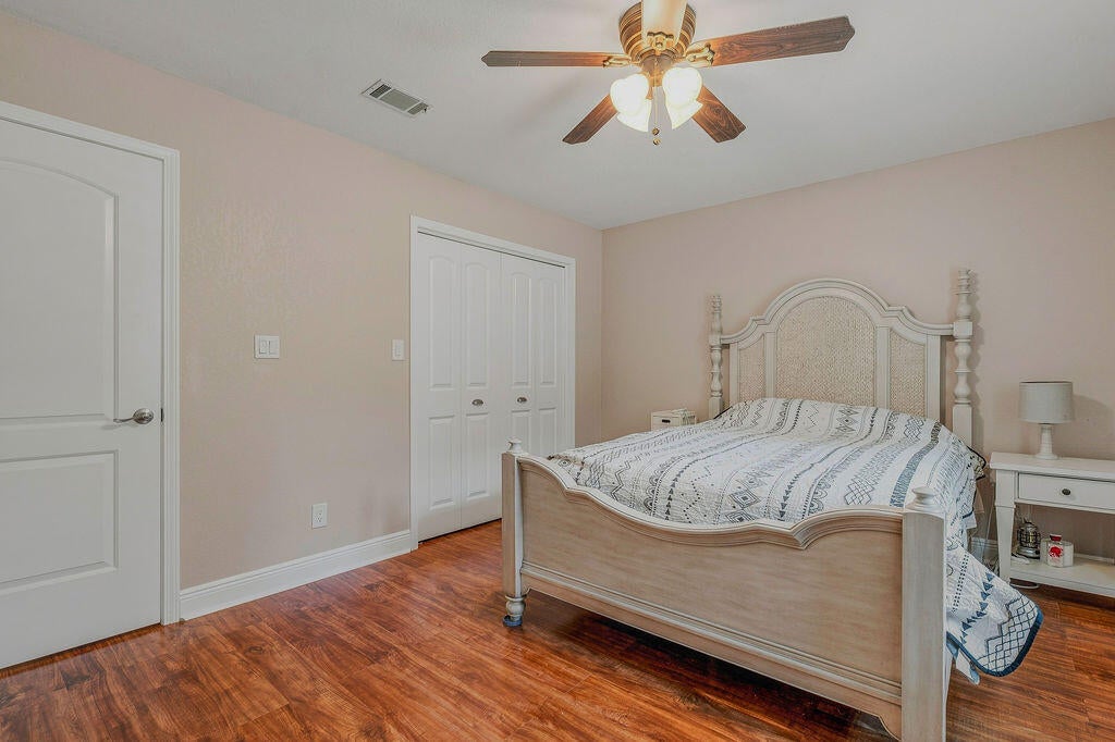 COUNTRY SQUIRE ESTATES - Residential