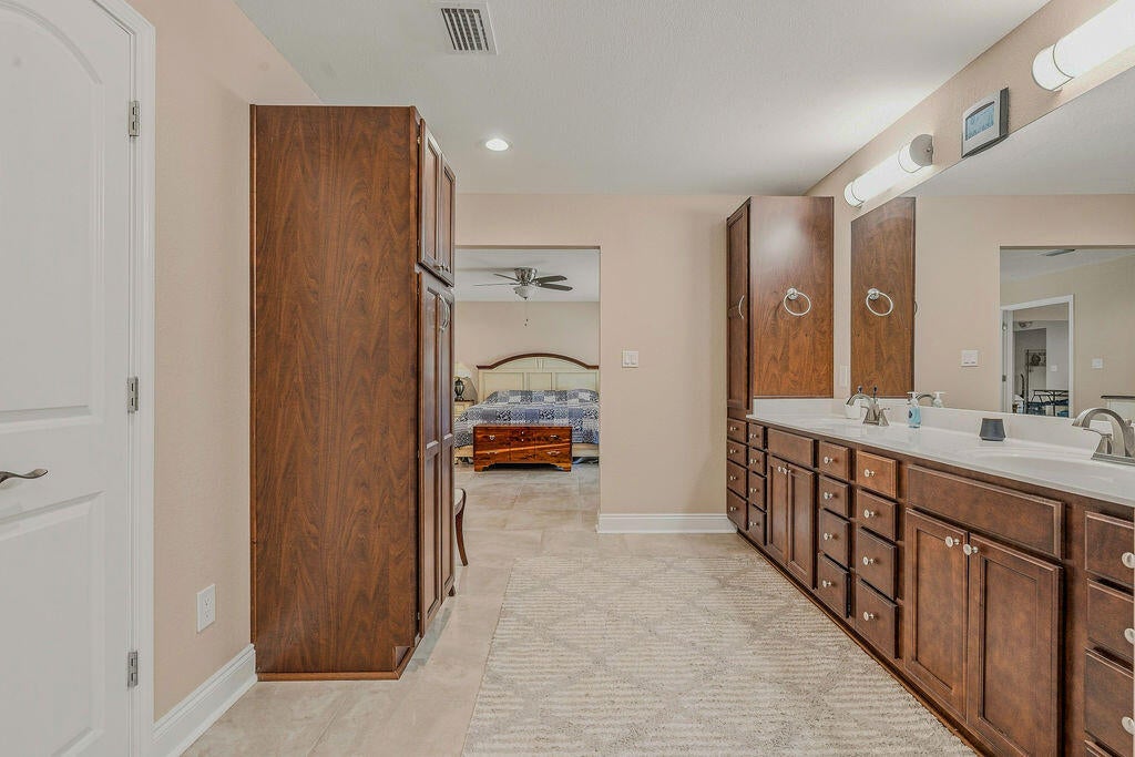 COUNTRY SQUIRE ESTATES - Residential