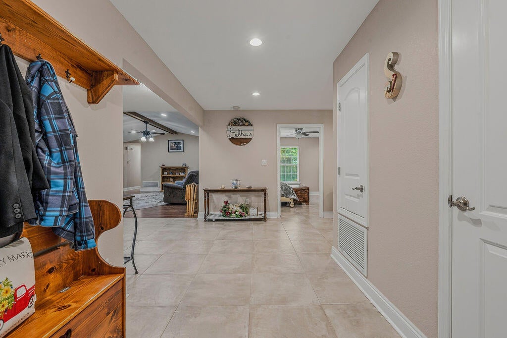 COUNTRY SQUIRE ESTATES - Residential