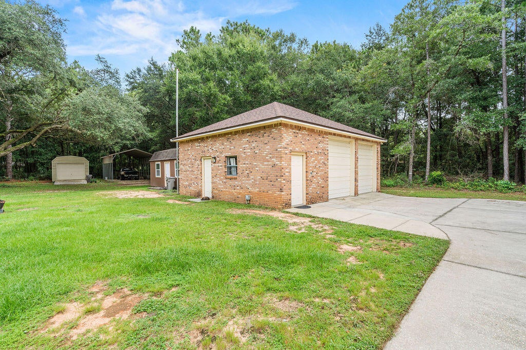 COUNTRY SQUIRE ESTATES - Residential