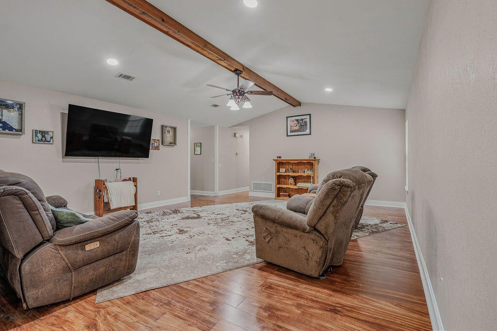 COUNTRY SQUIRE ESTATES - Residential