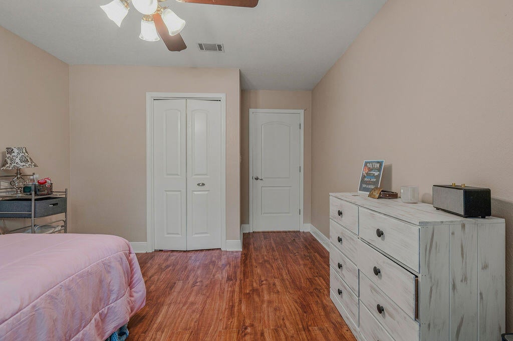 COUNTRY SQUIRE ESTATES - Residential