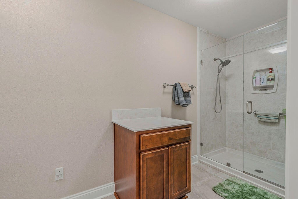 COUNTRY SQUIRE ESTATES - Residential