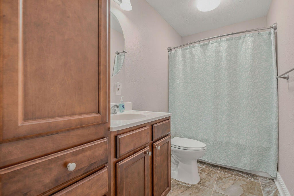 COUNTRY SQUIRE ESTATES - Residential