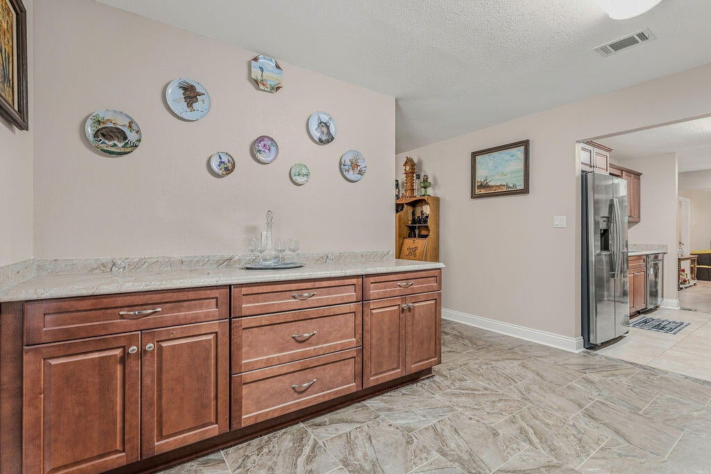 COUNTRY SQUIRE ESTATES - Residential