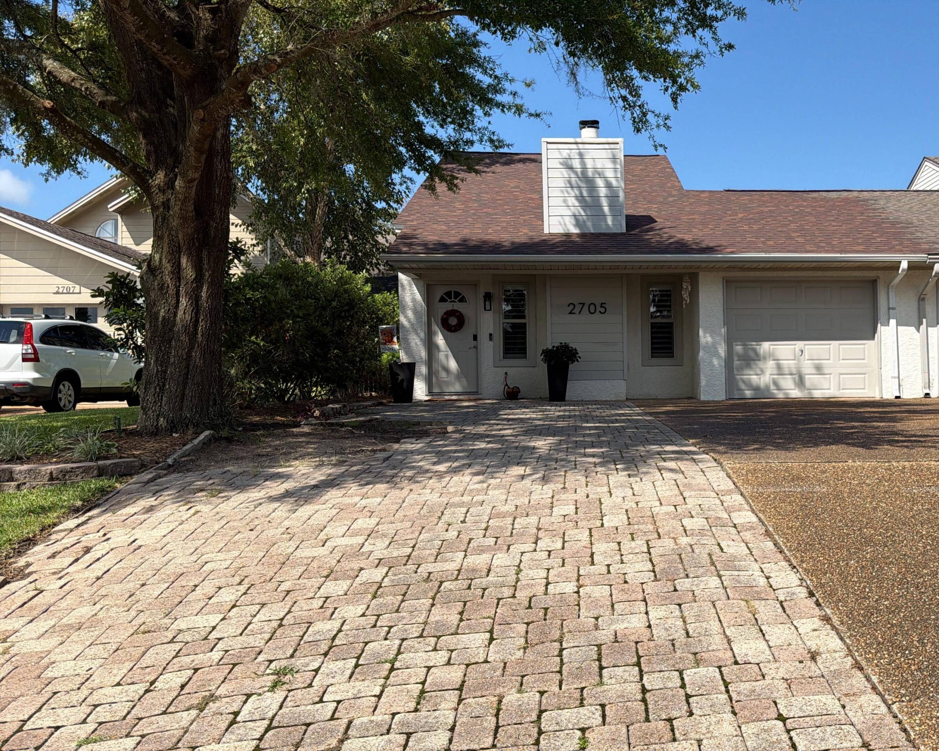 COUNTRY CLUB HARBOUR ESTATES - Residential