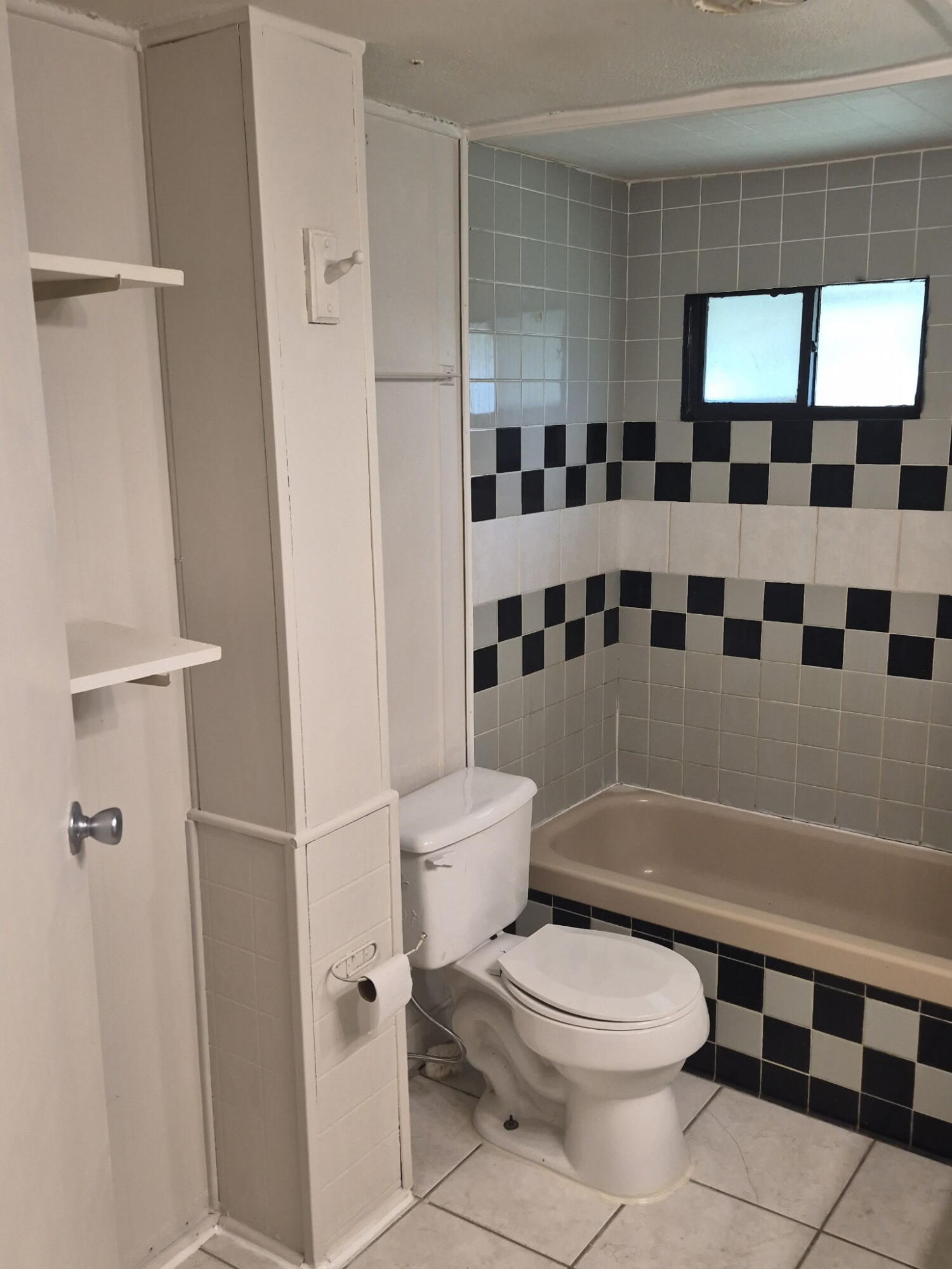 OAKWOOD HILLS UNIT 1 - Residential