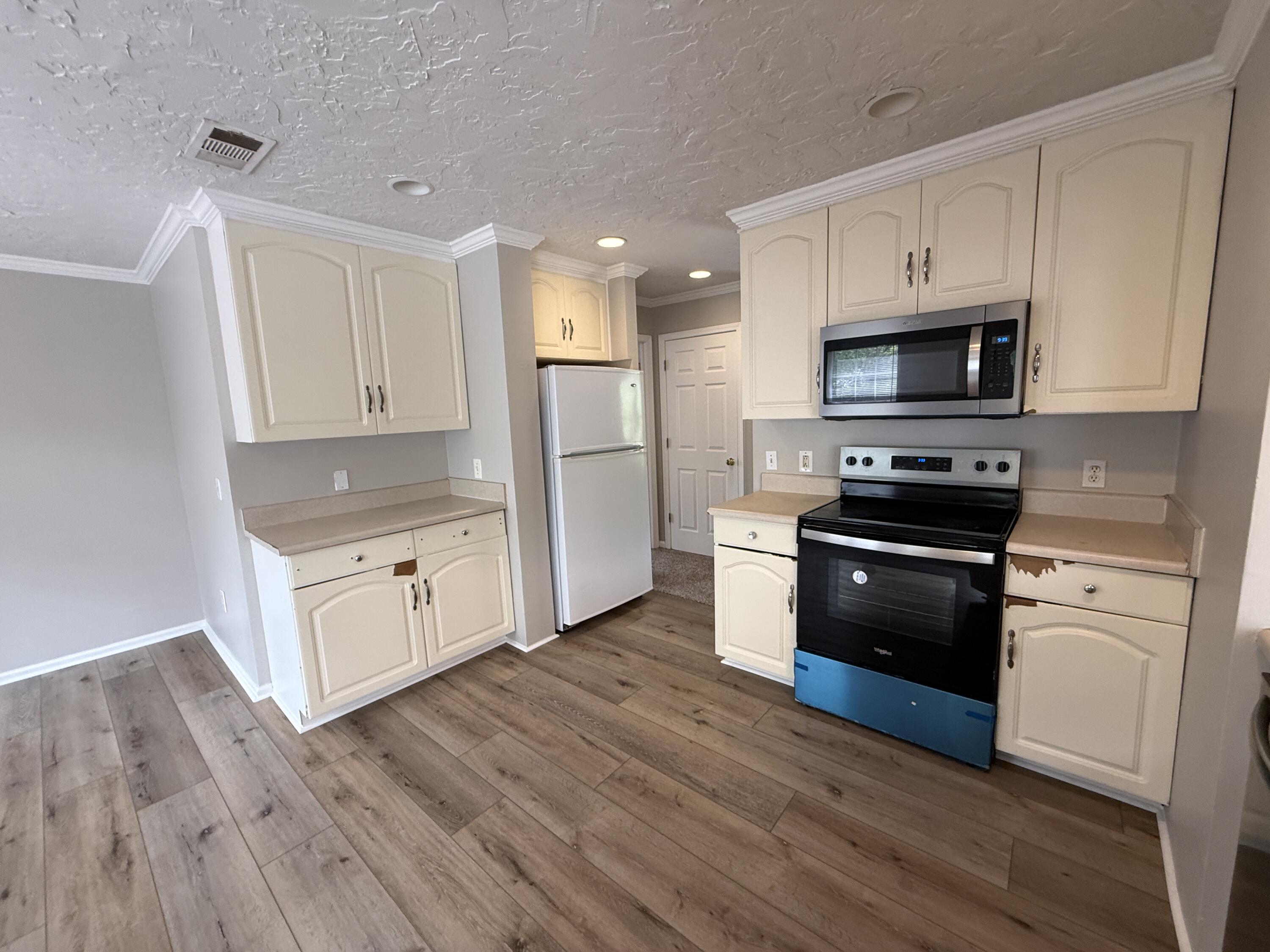PISCES COVE 2ND ADDN - Residential Lease