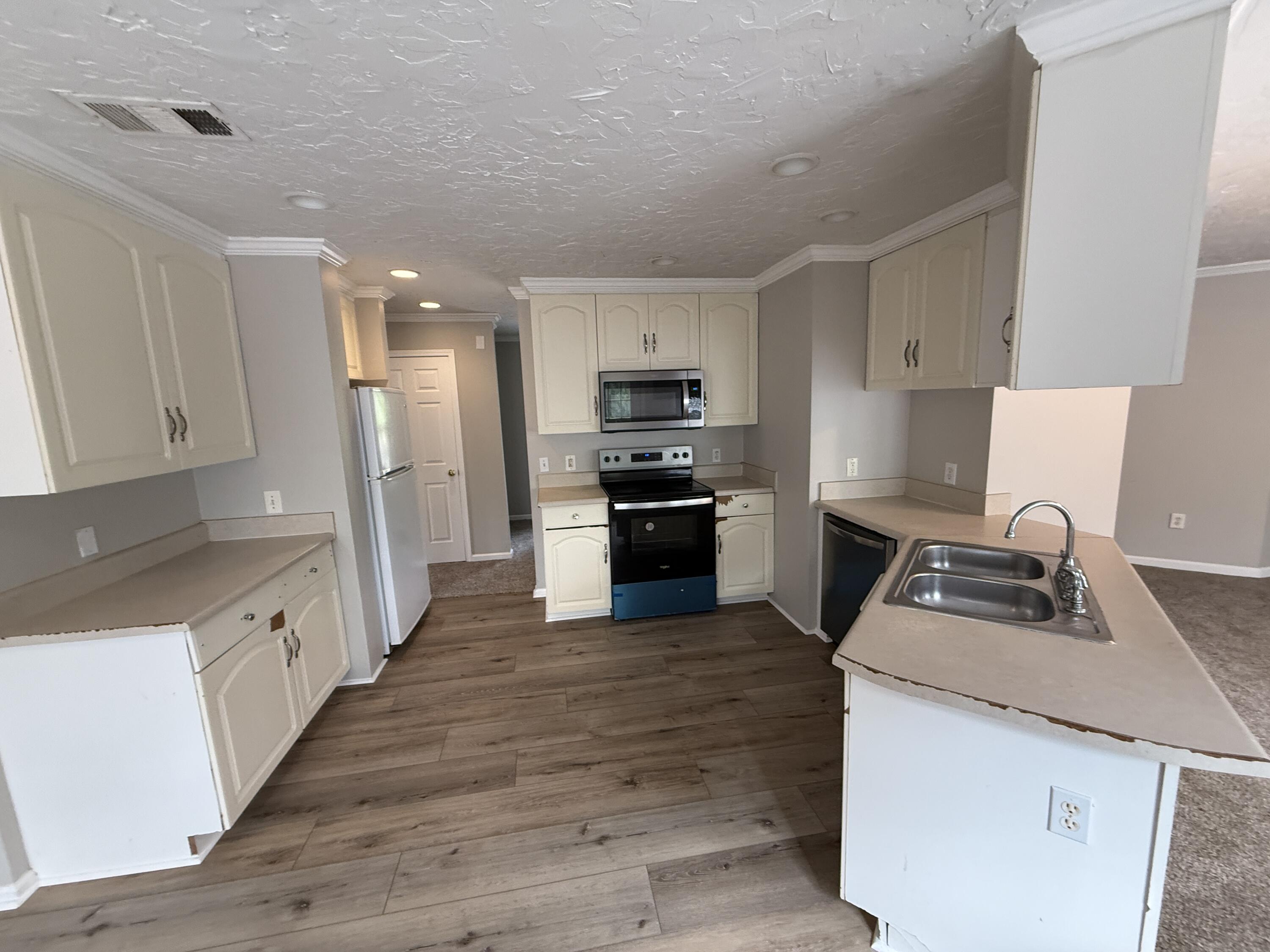 PISCES COVE 2ND ADDN - Residential Lease