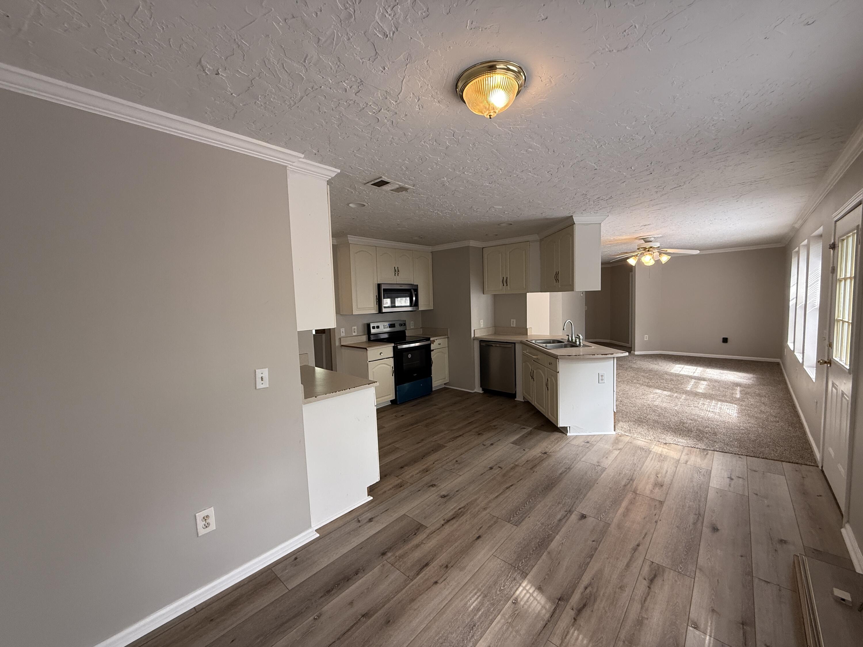 PISCES COVE 2ND ADDN - Residential Lease