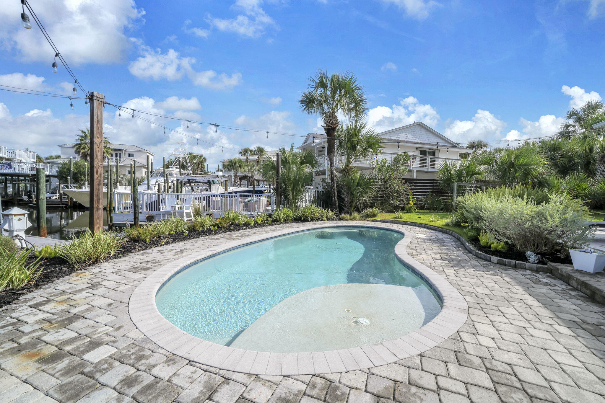 HOLIDAY ISLE - Residential