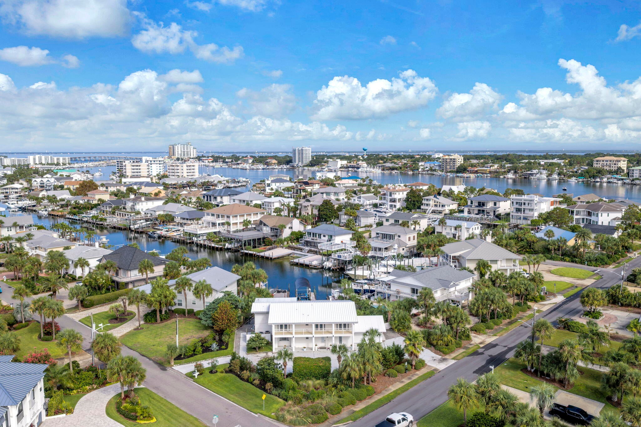 HOLIDAY ISLE - Residential