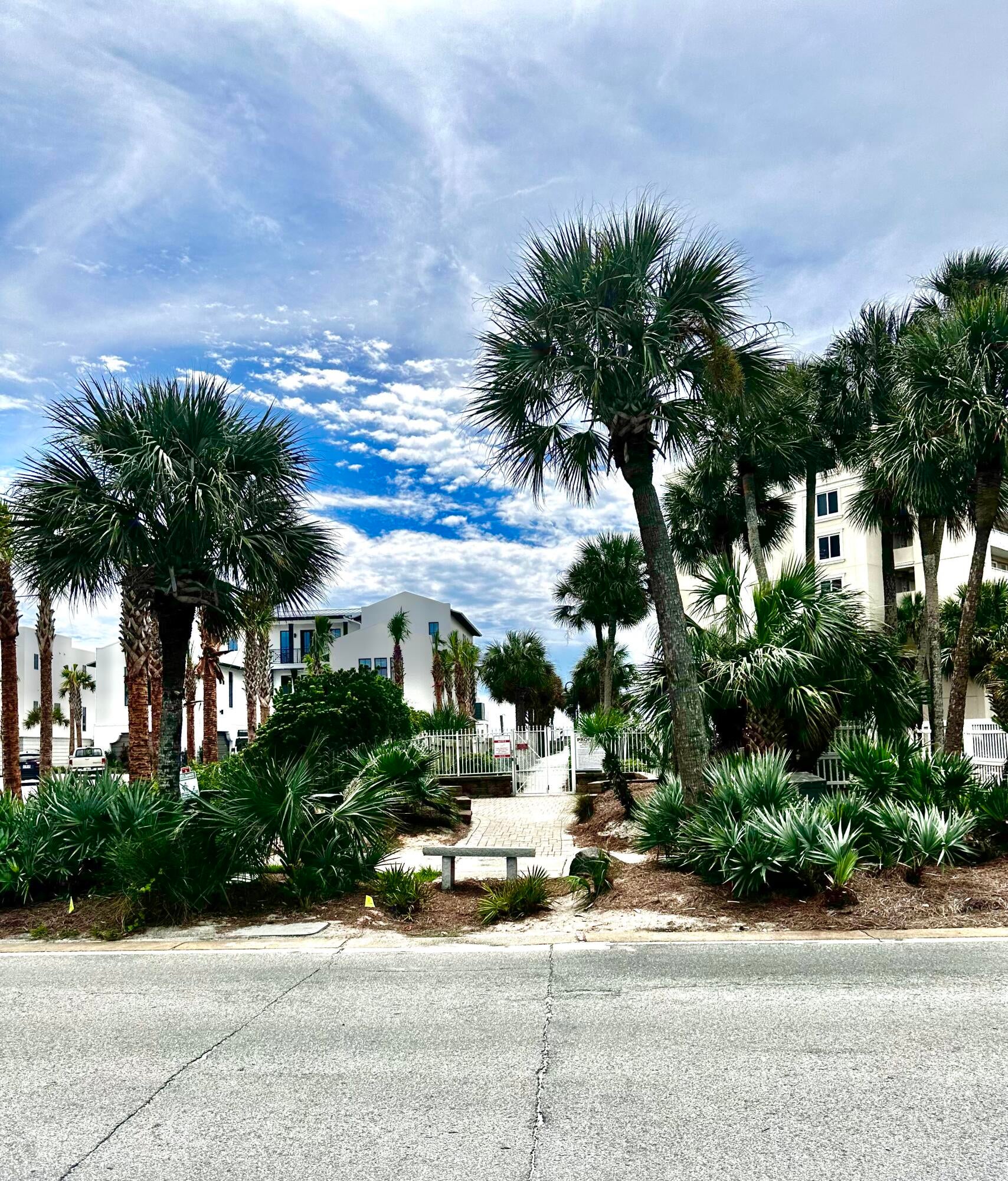 HOLIDAY ISLE - Residential