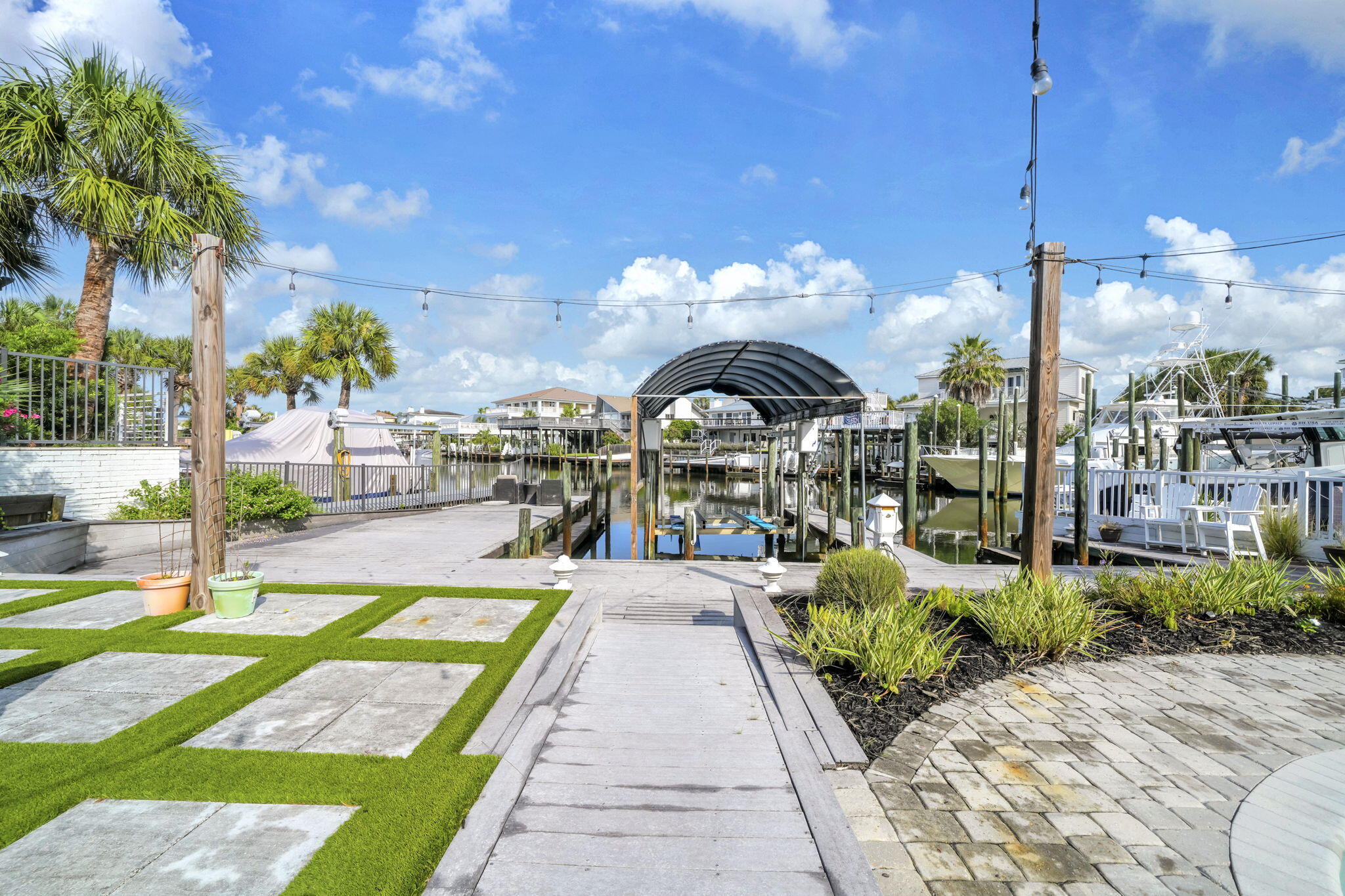 HOLIDAY ISLE - Residential