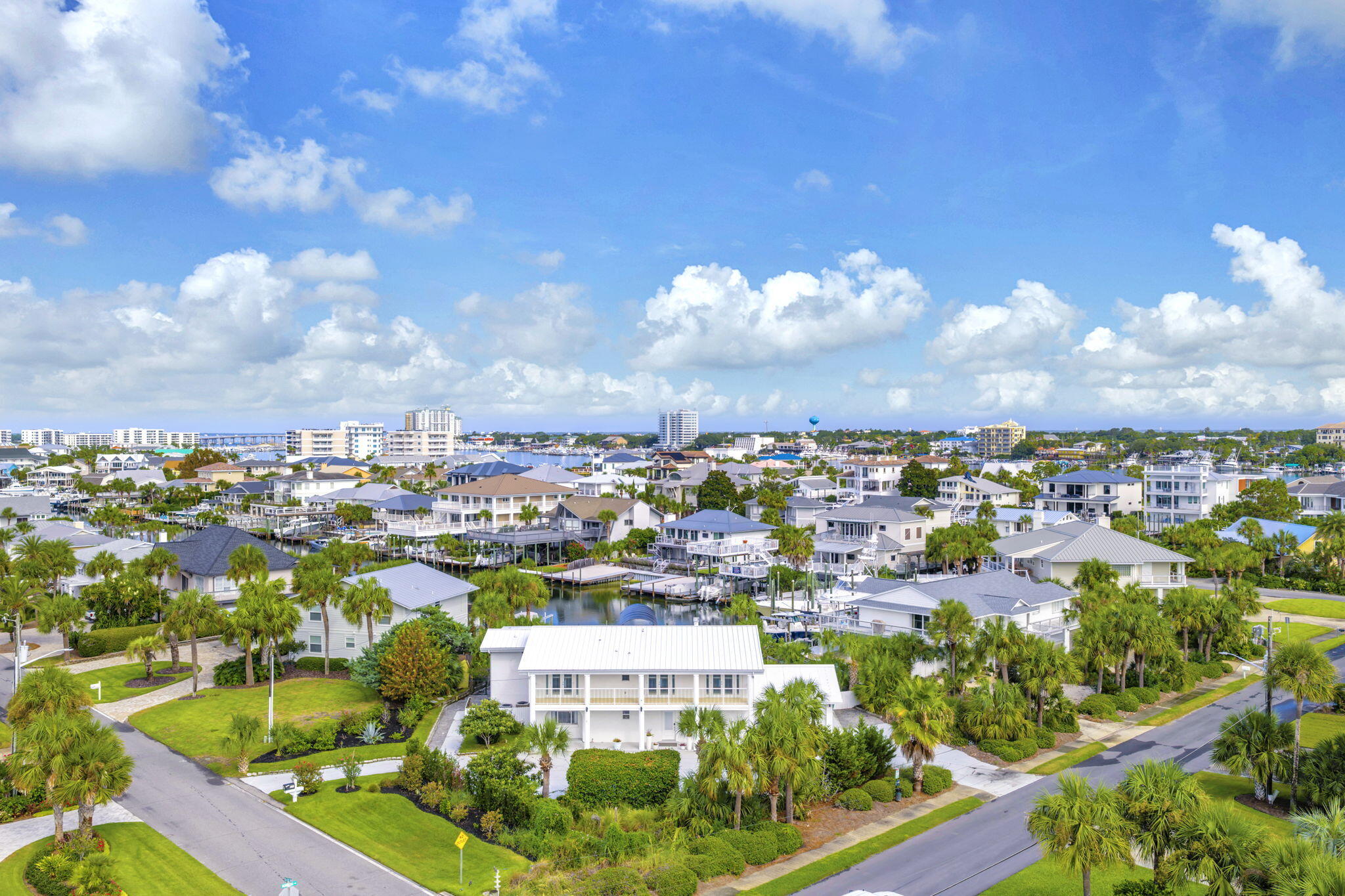 HOLIDAY ISLE - Residential