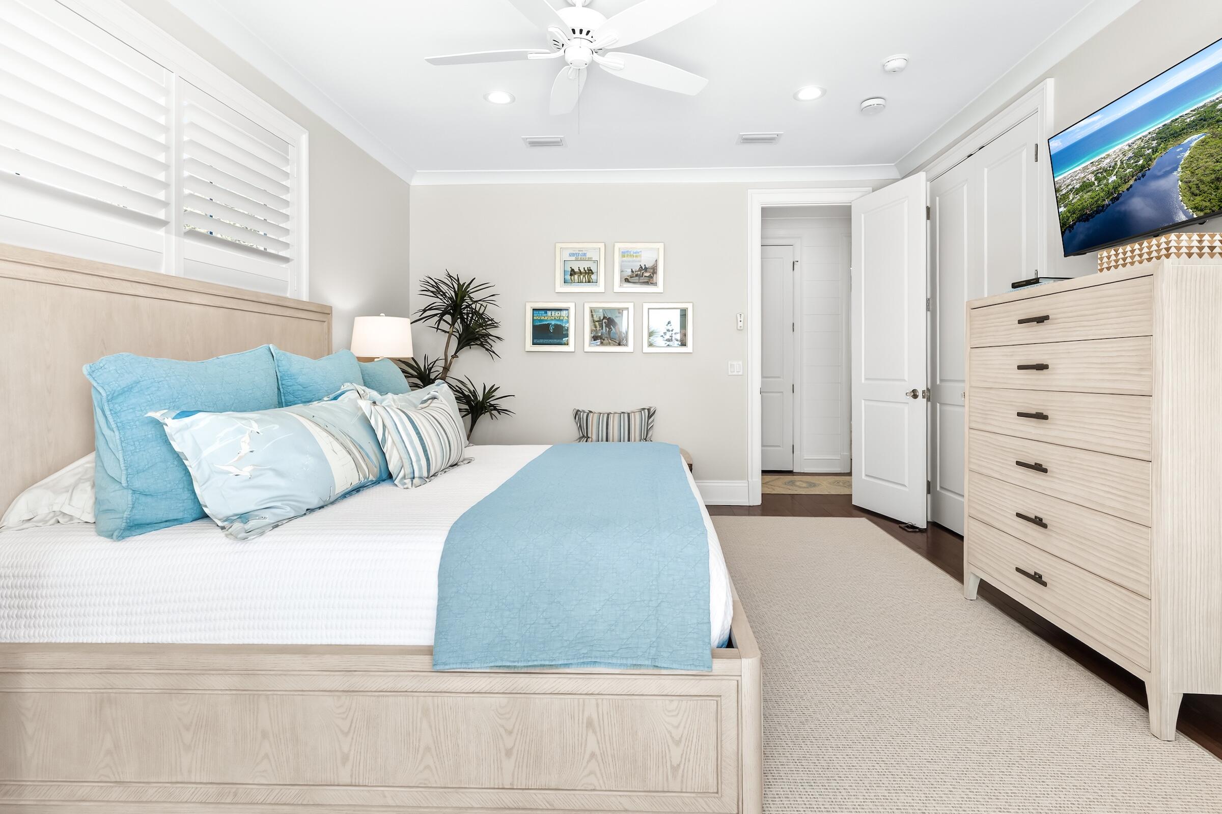 FOUR MILE VILLAGE - Residential
