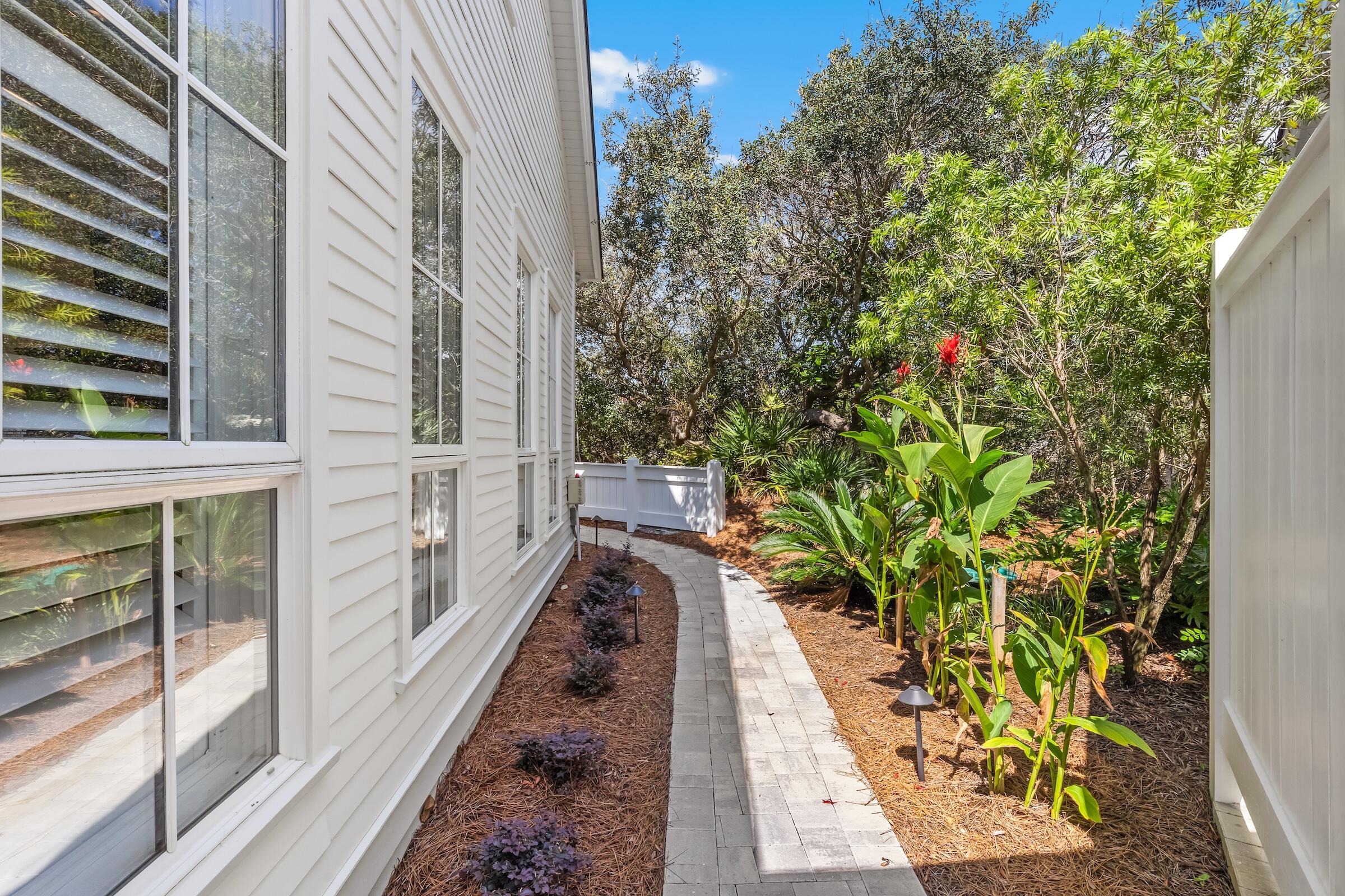 FOUR MILE VILLAGE - Residential