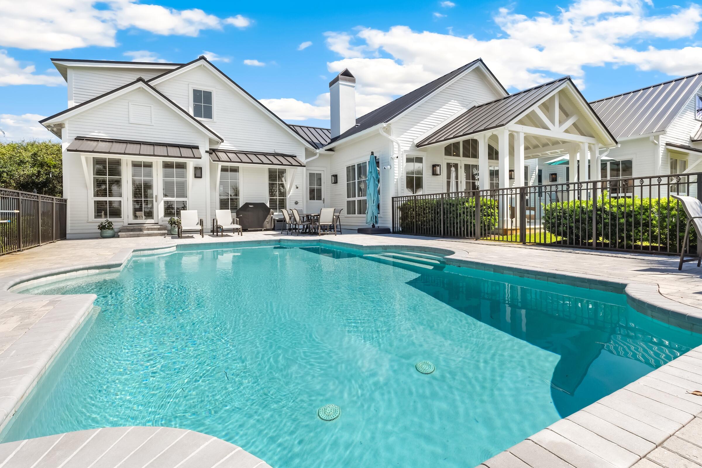 FOUR MILE VILLAGE - Residential