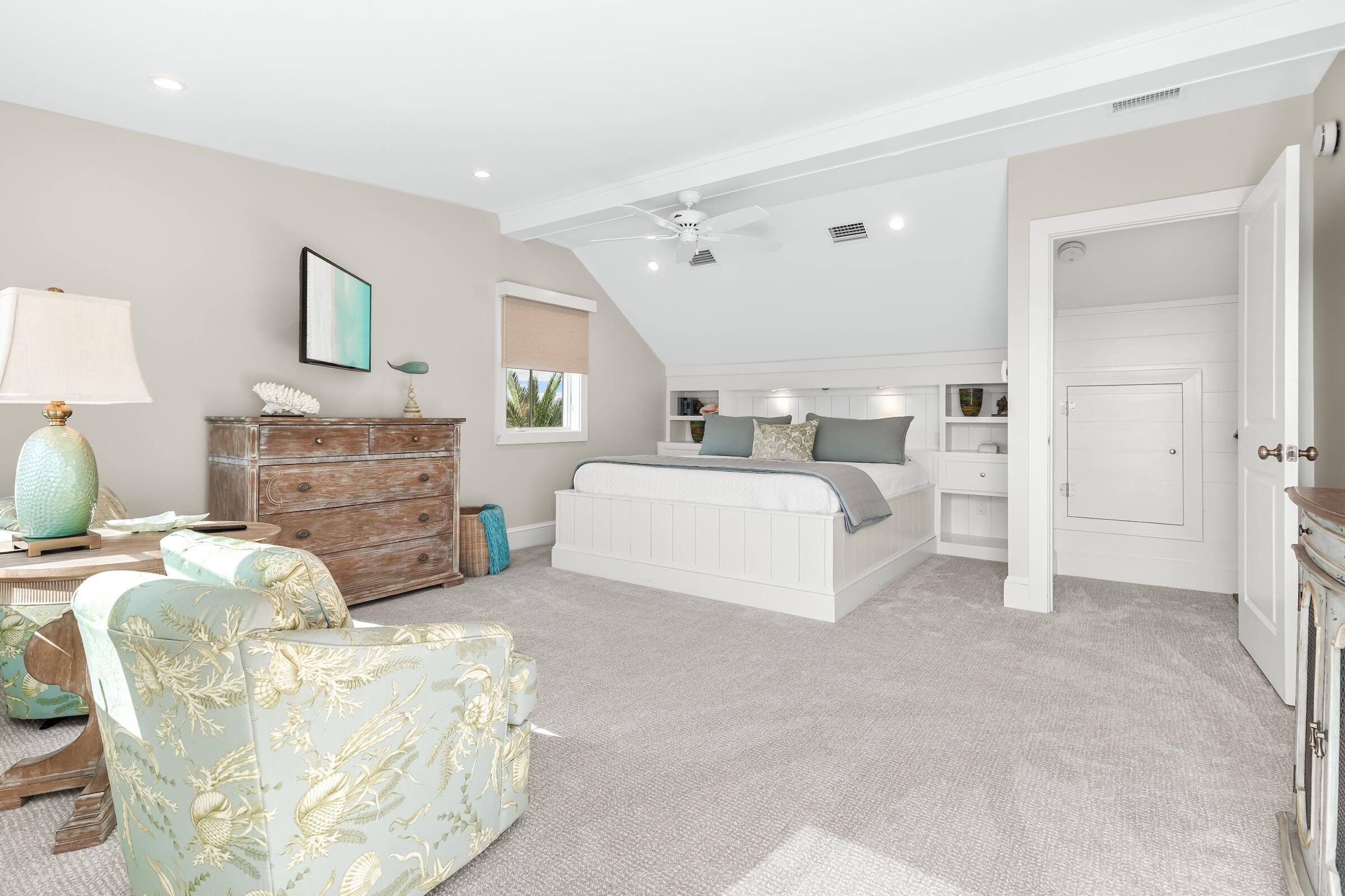 FOUR MILE VILLAGE - Residential