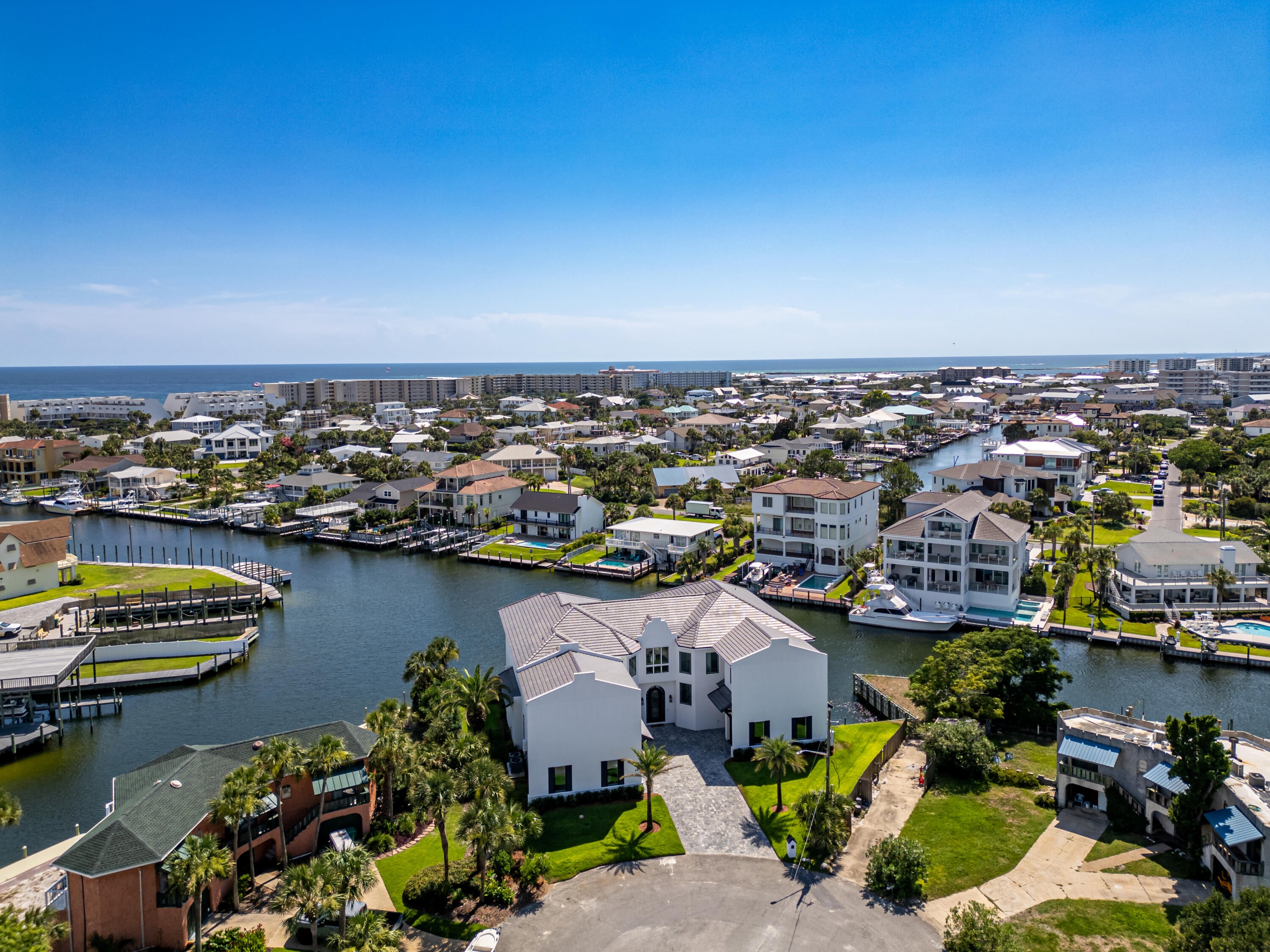 HOLIDAY ISLE - Residential