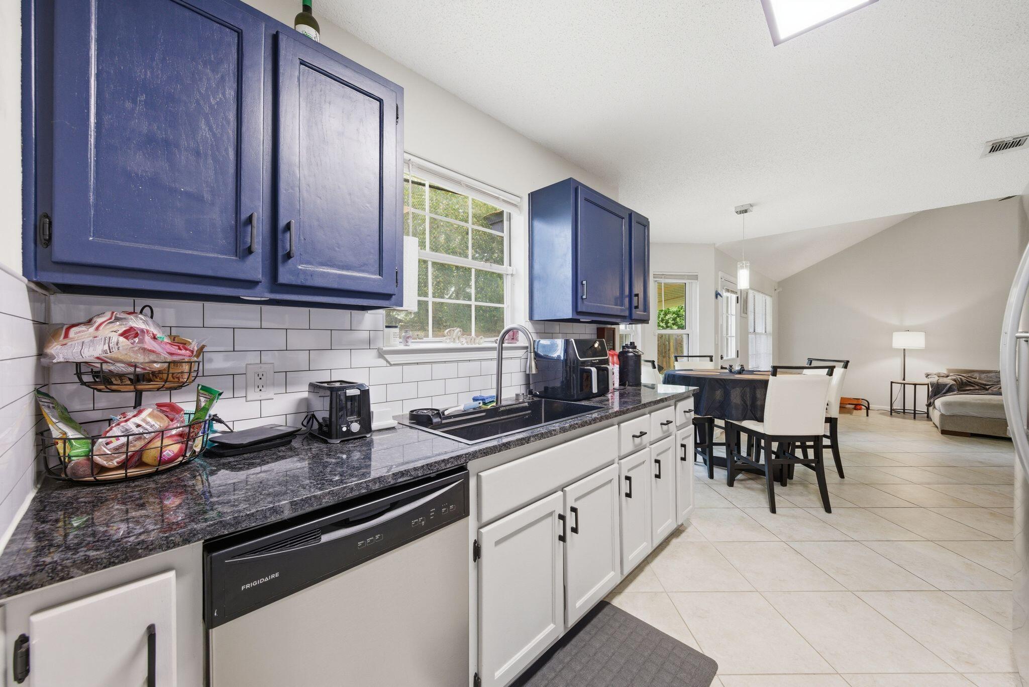 CARDINAL ESTATES - Residential