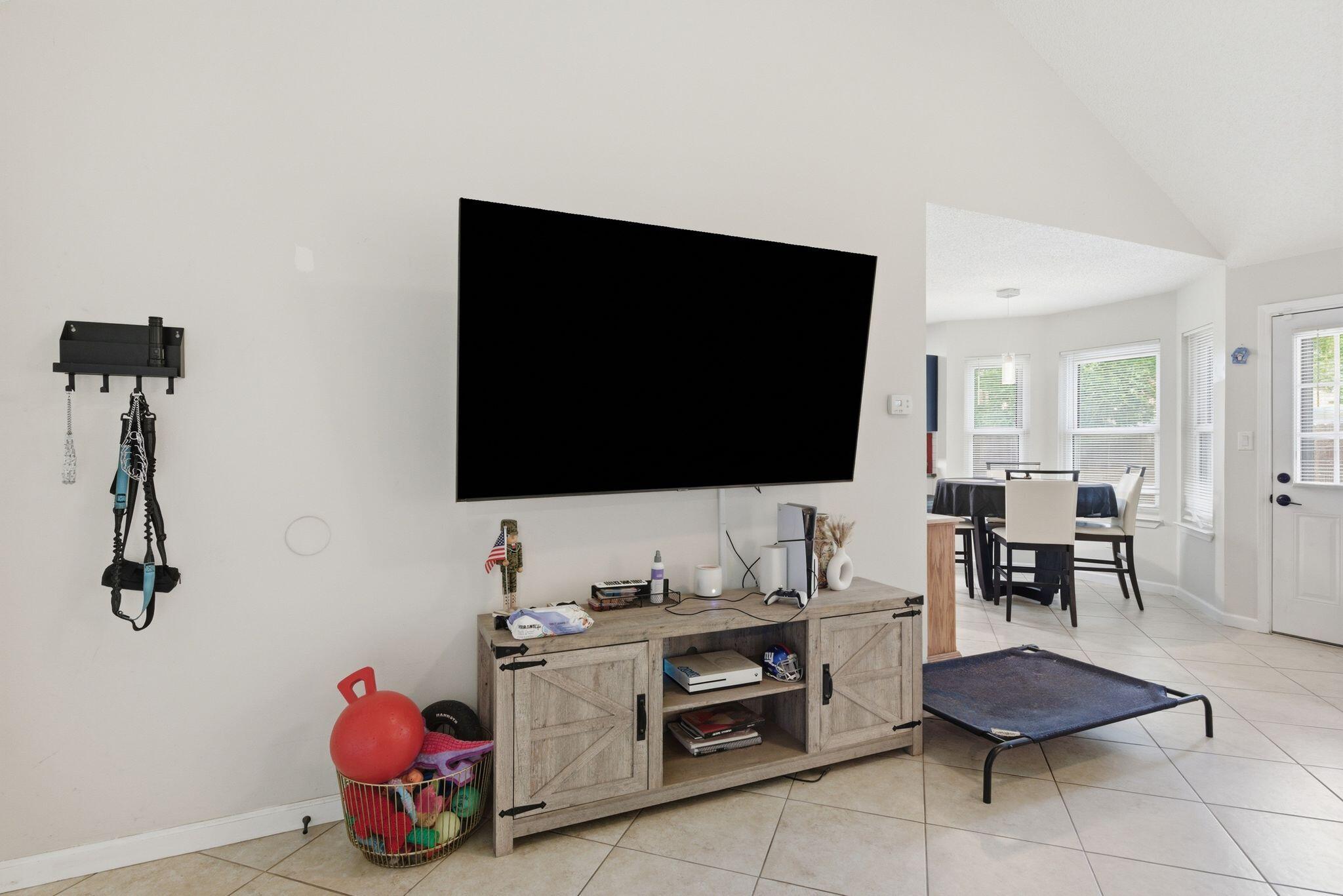 CARDINAL ESTATES - Residential