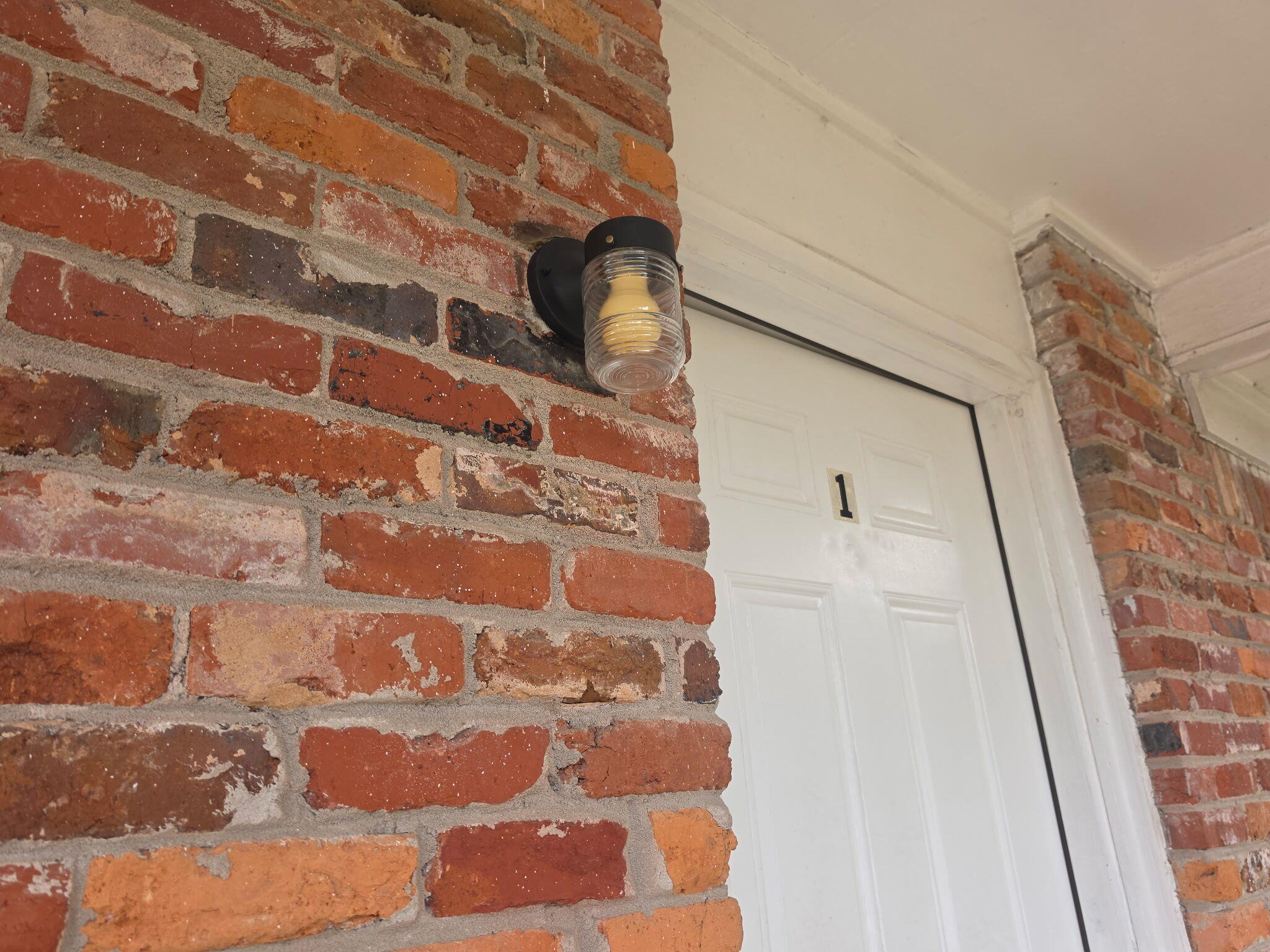 This 1 bedroom 1 bath patio apartment is located within an easy commute or even walking distance of downtown Fort Walton Beach. Lots of shopping and restaurants, a public library and Publix! Nearby to both Eglin AFB and Hurlburt Field AFB.  Zone line motel type heating and cooling. No washer/dryer hookup. Fresh paint throughout. All ready for move in! Rent includes pest control, water, sewer, garbage, and yard maintenance. Enjoy your morning coffee on your front porch.  One year lease, no pets, no smoking, clean credit (minimum 640 FICO credit score required in addition to meeting applicant rental criteria) good and verifiable rental and employment history. Rent reflects discount when paid by the first of each month or before. Text for more info today!