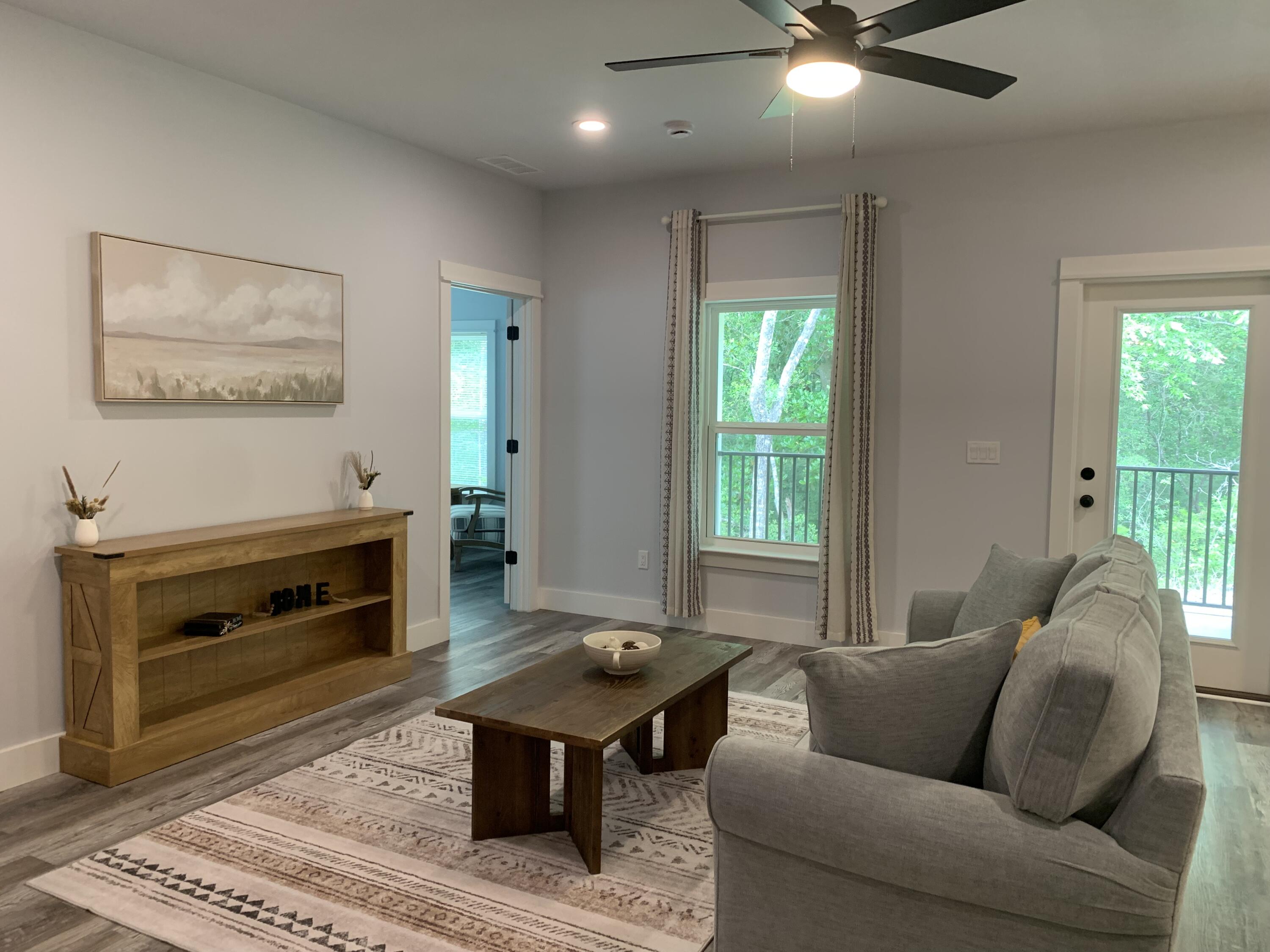 LAGRANGE LANDING - Residential
