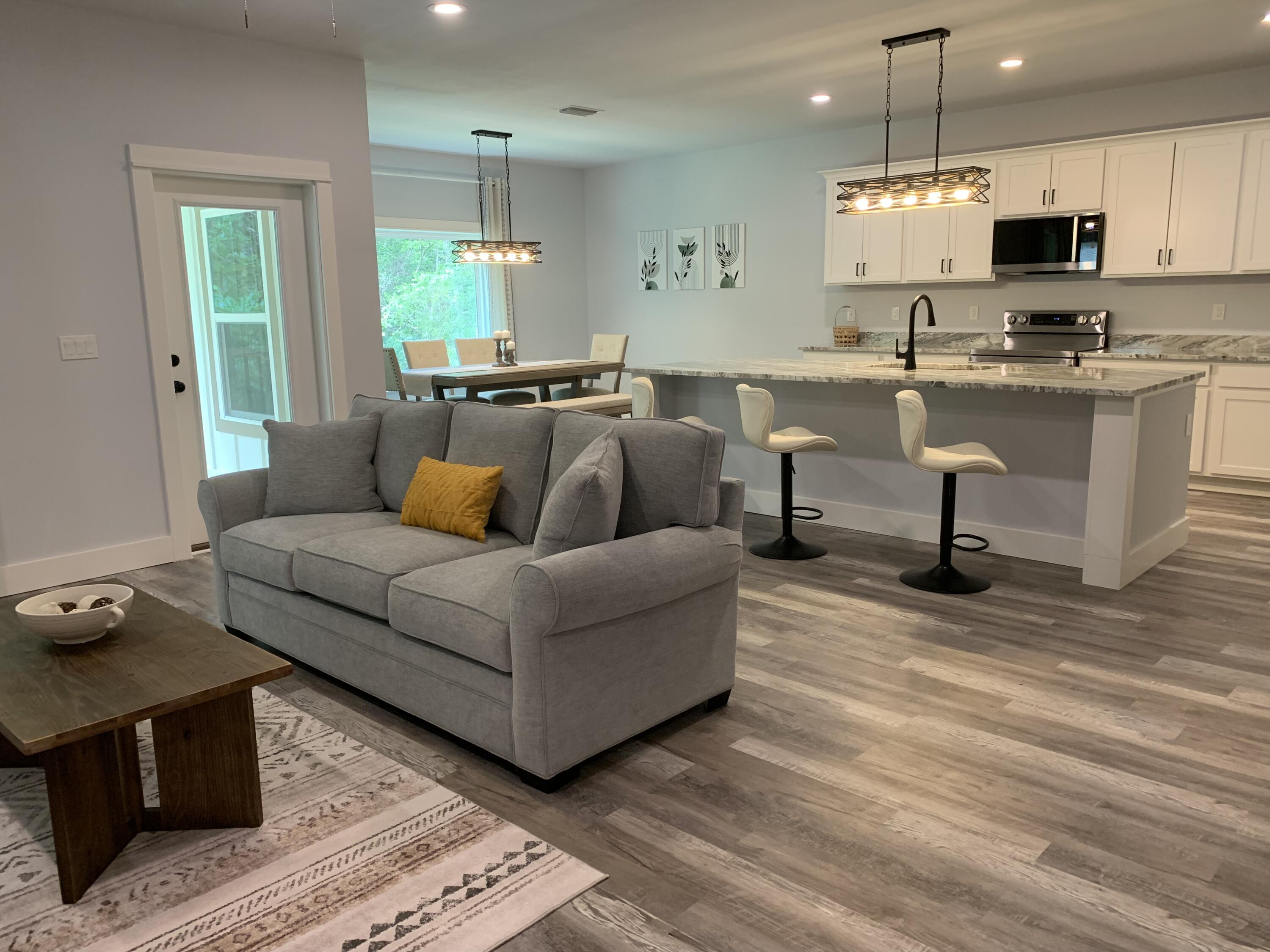 LAGRANGE LANDING - Residential