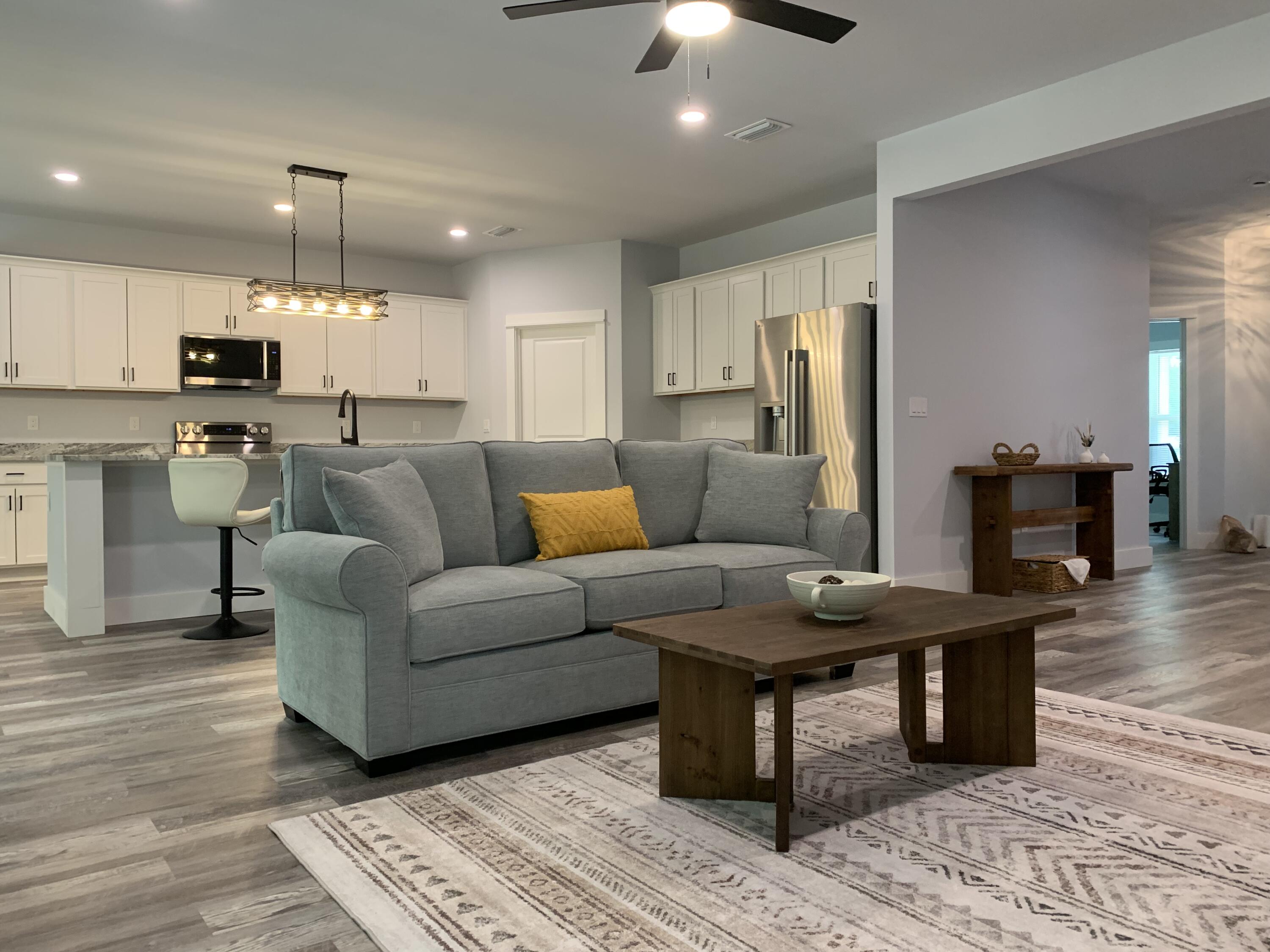 LAGRANGE LANDING - Residential