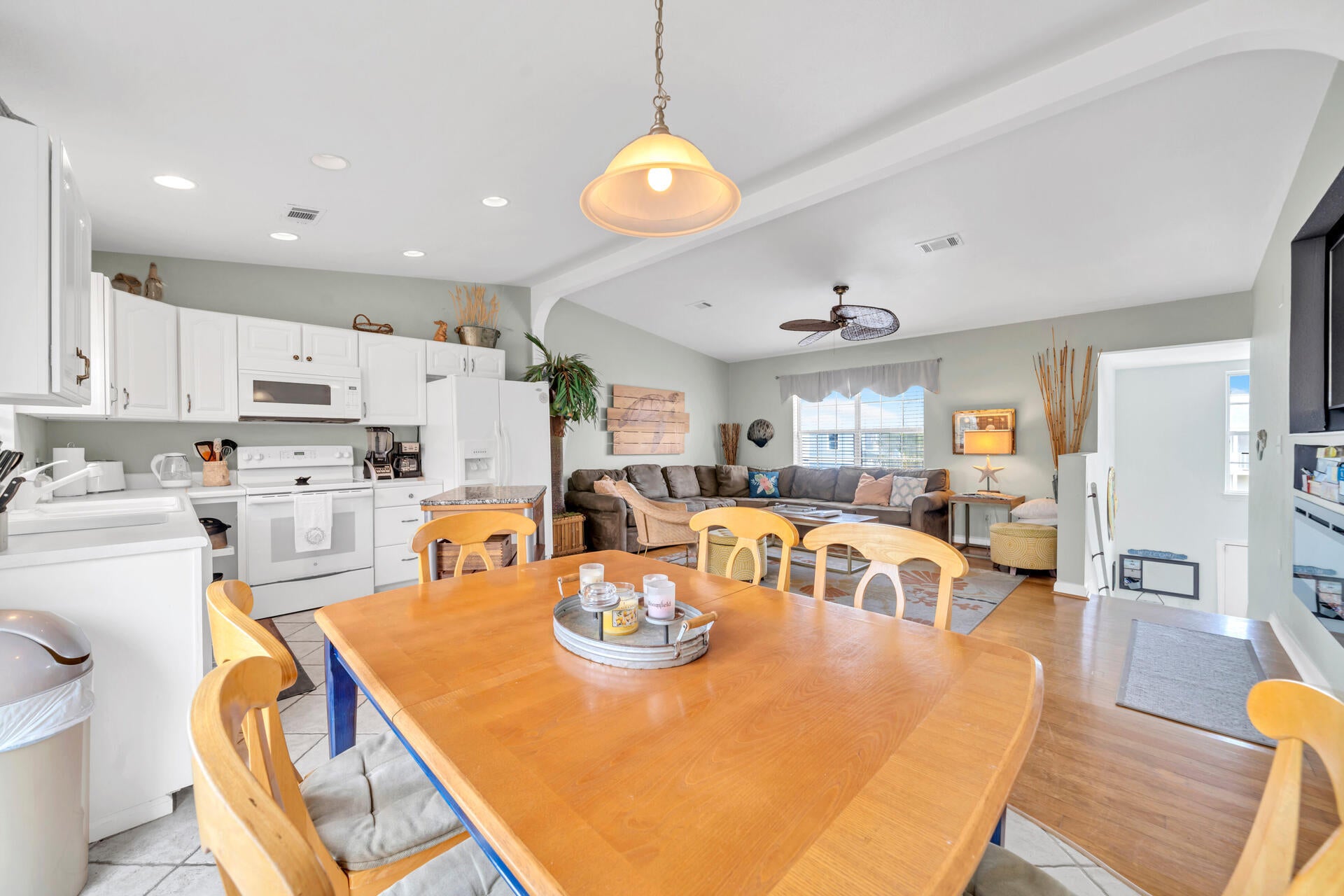 FRANGISTA BEACH 1ST ADDN - Residential Lease