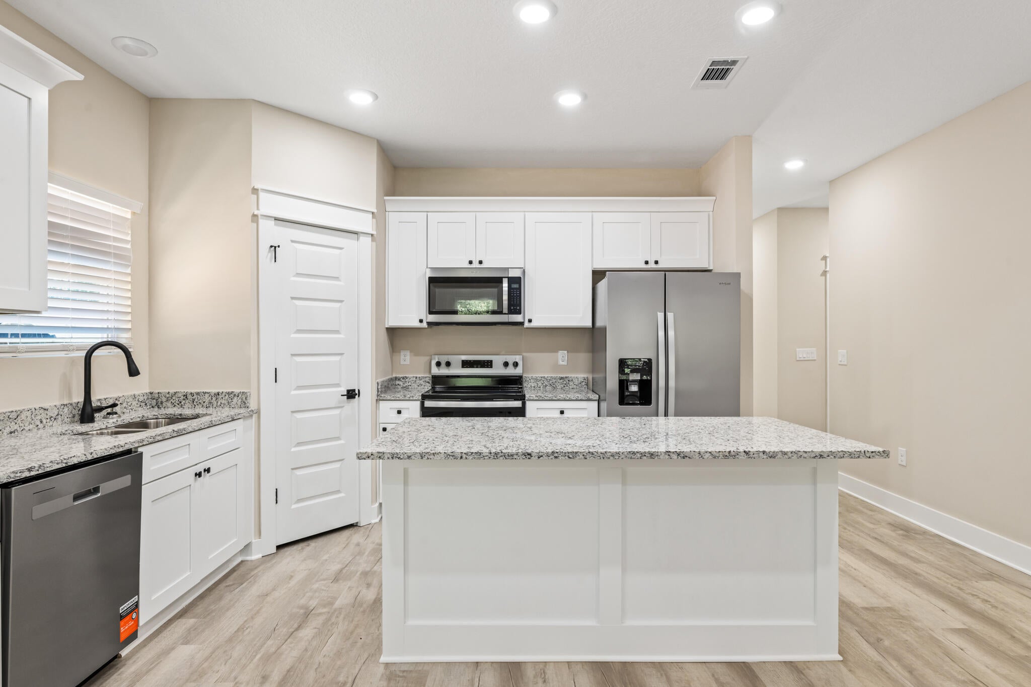 AVALON BEACH - Residential