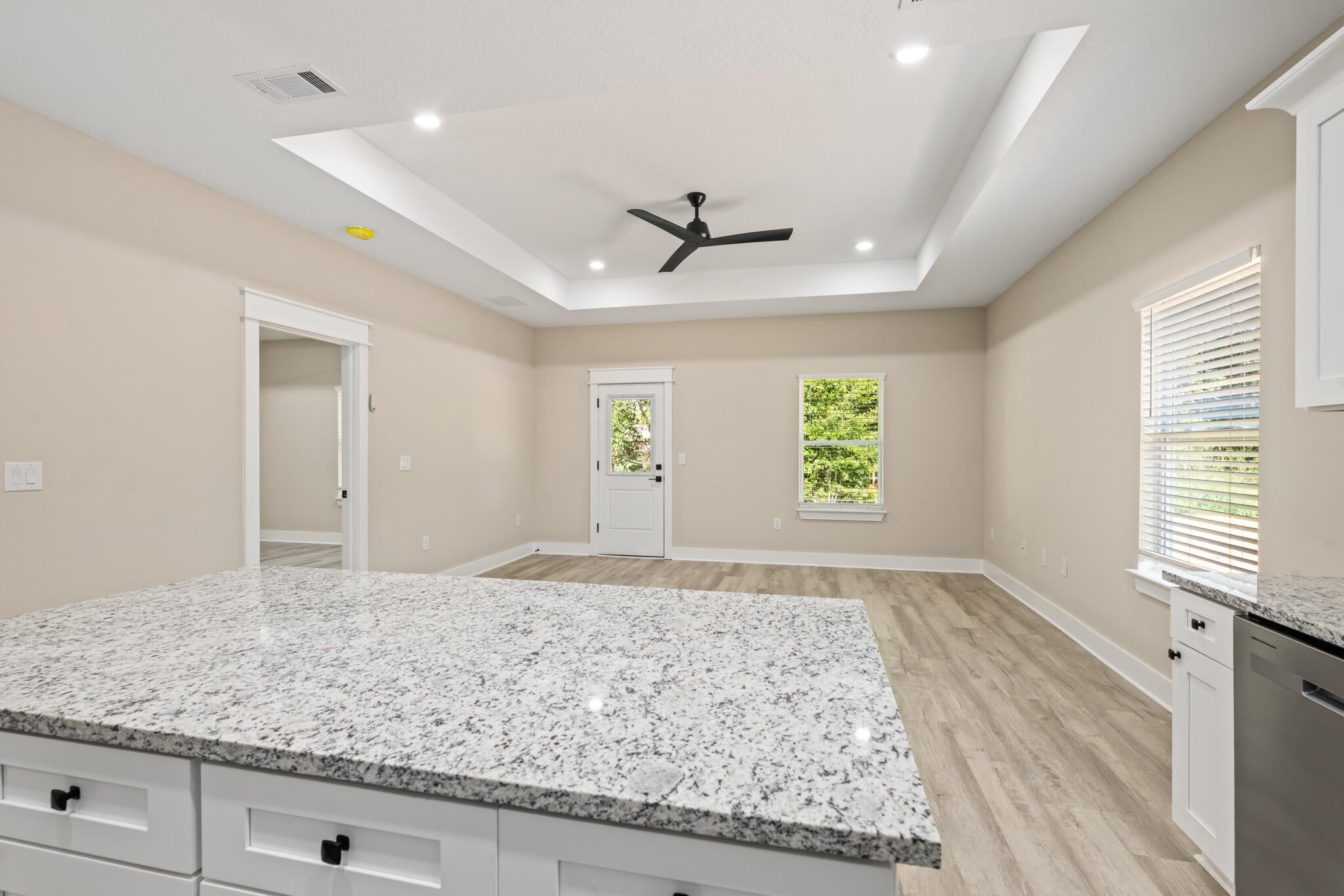 AVALON BEACH - Residential