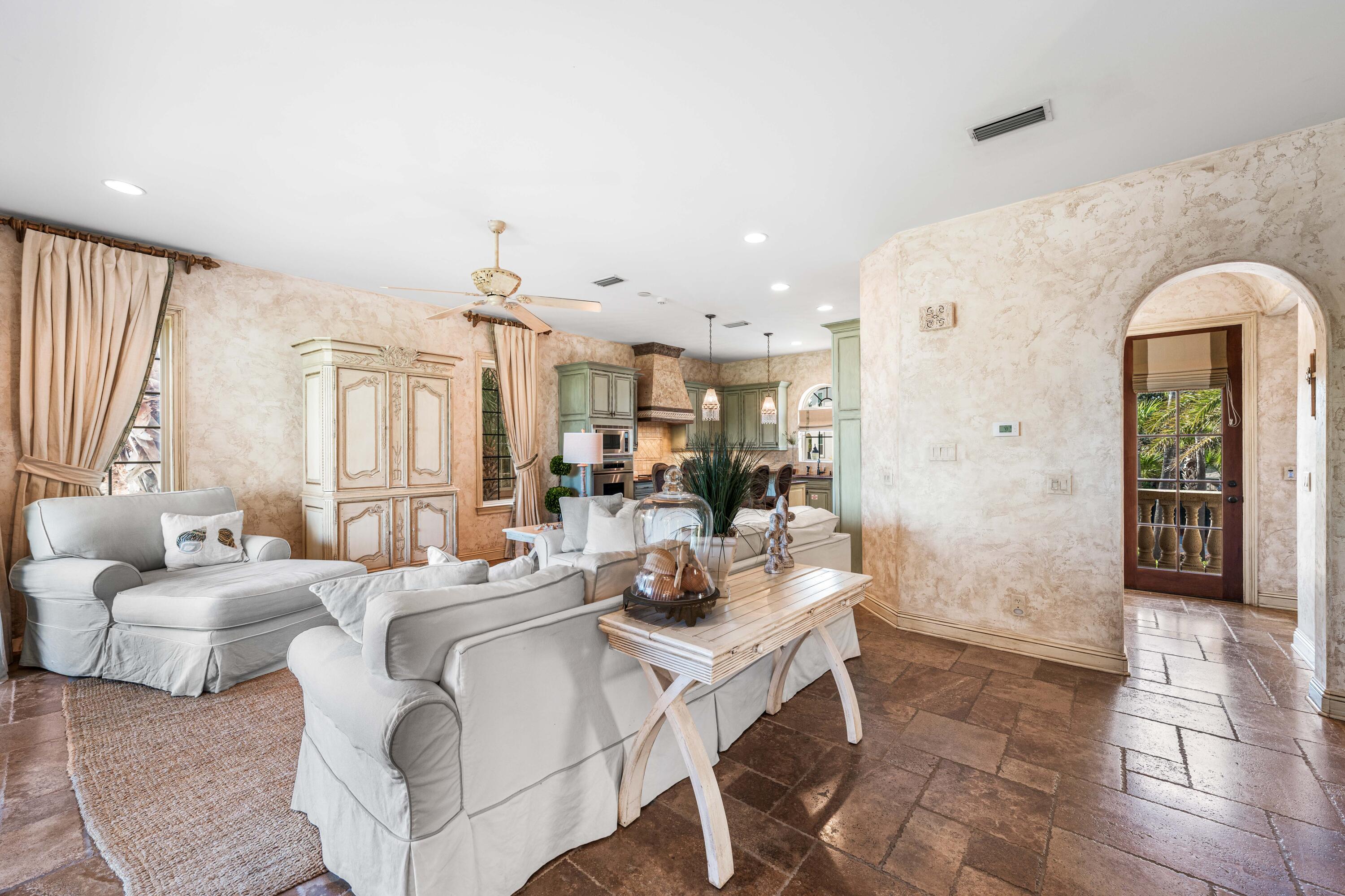 SAINT TROPEZ - Residential