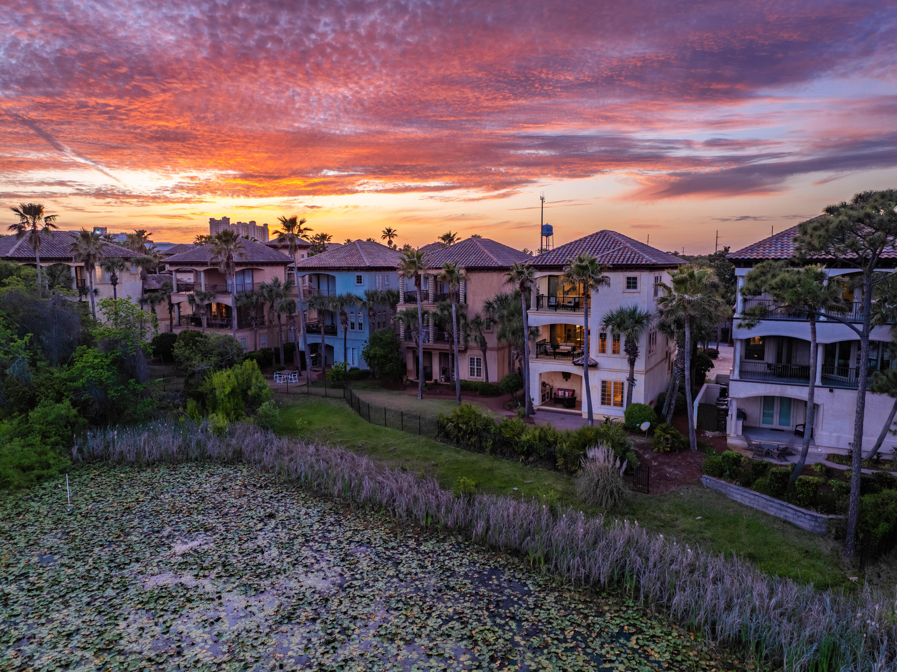SAINT TROPEZ - Residential