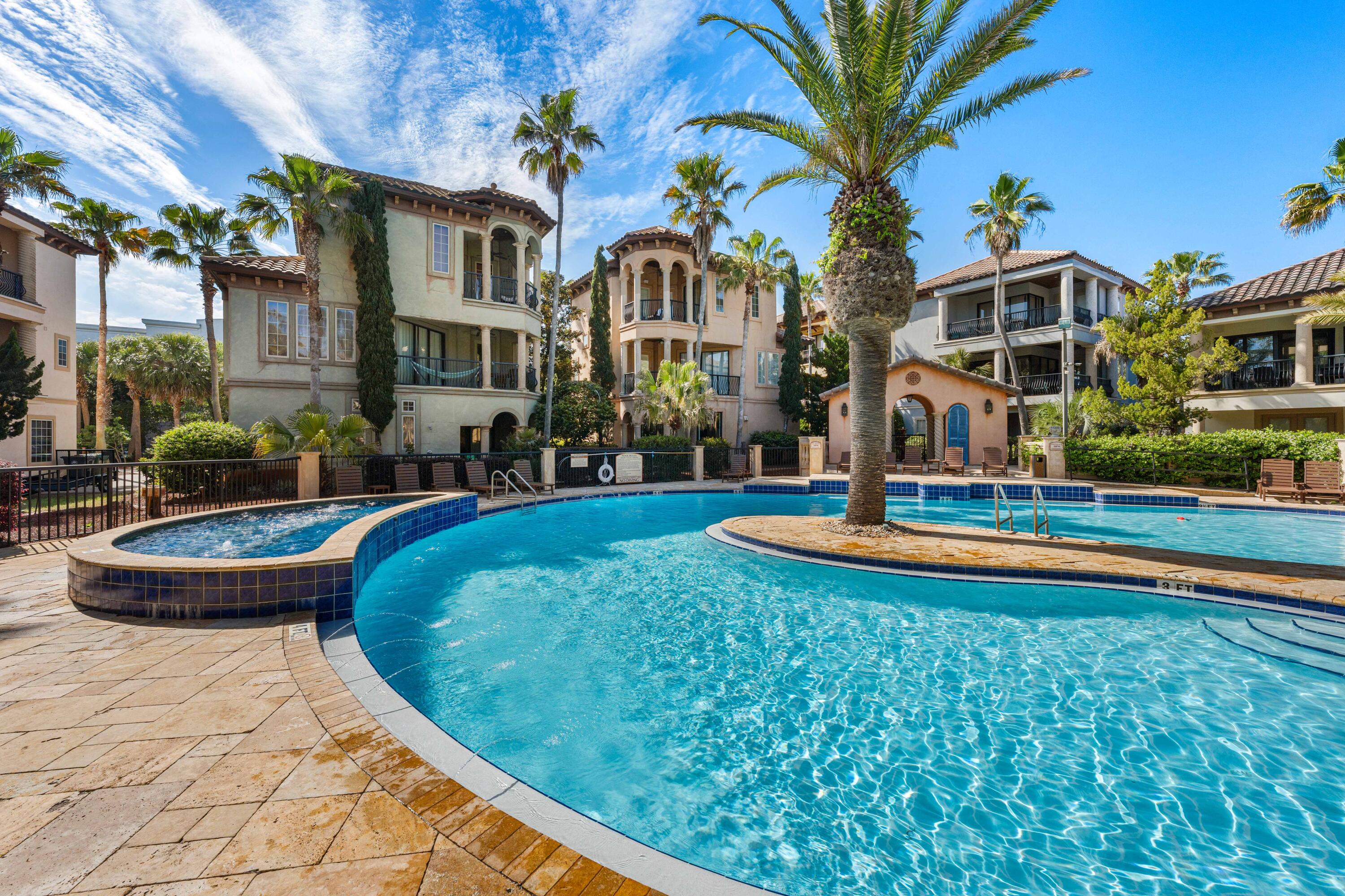 SAINT TROPEZ - Residential