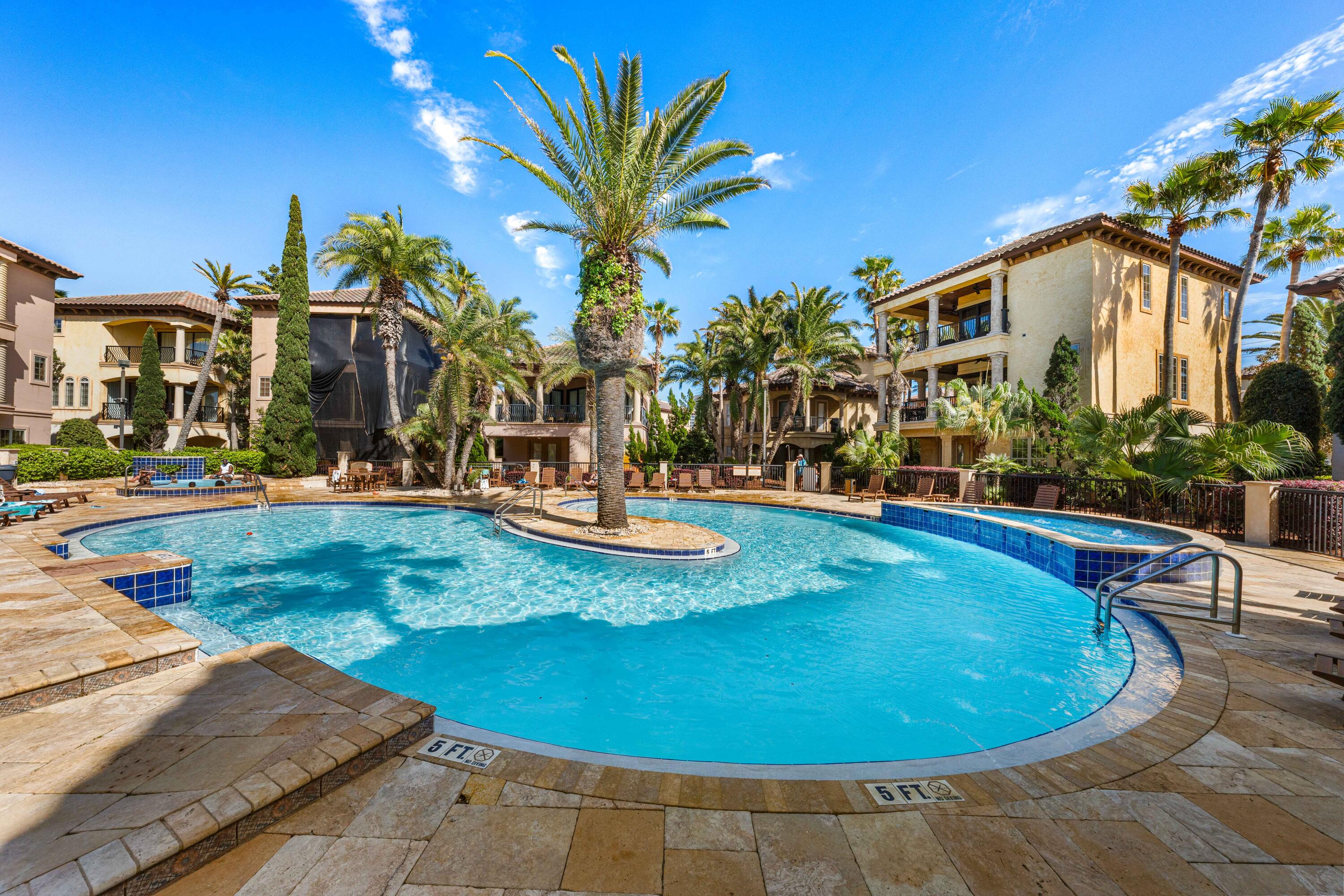 SAINT TROPEZ - Residential