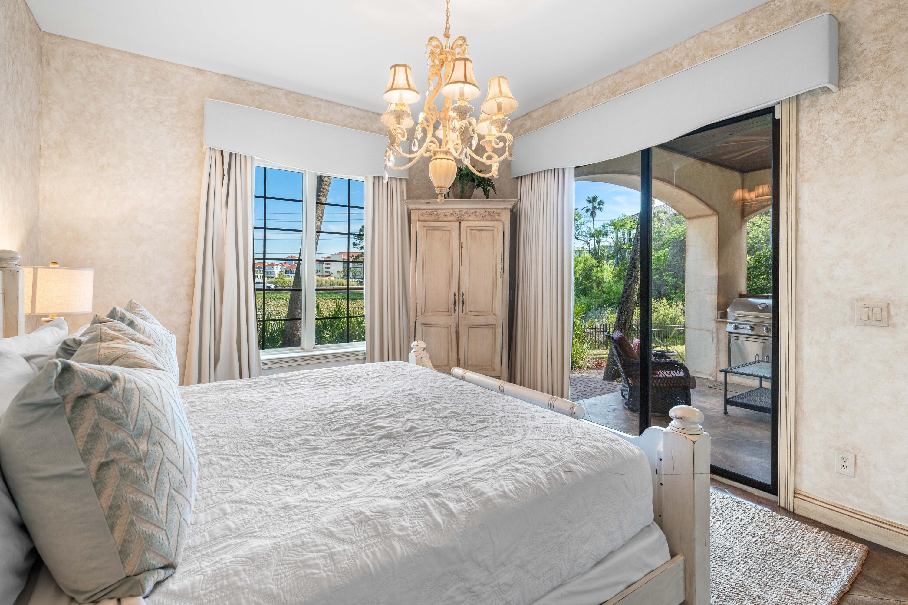 SAINT TROPEZ - Residential