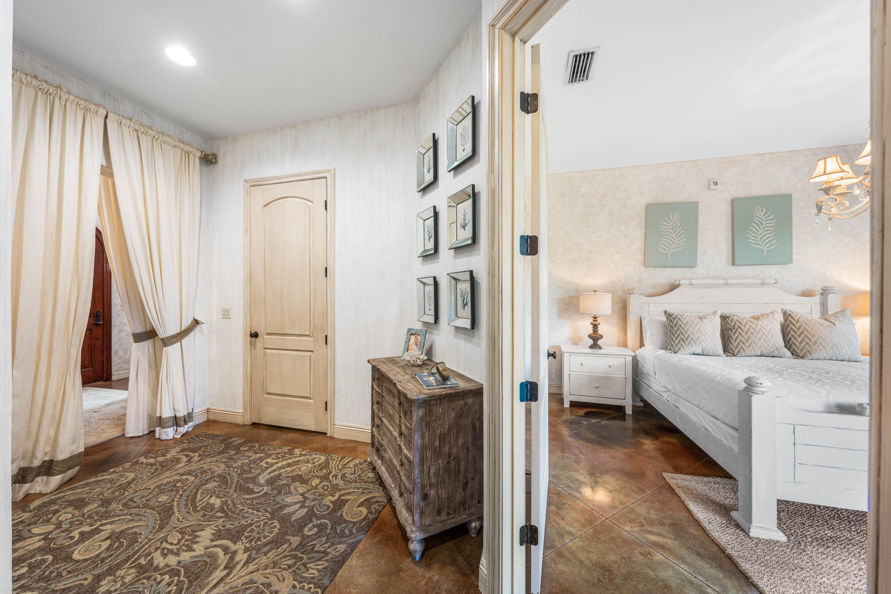 SAINT TROPEZ - Residential